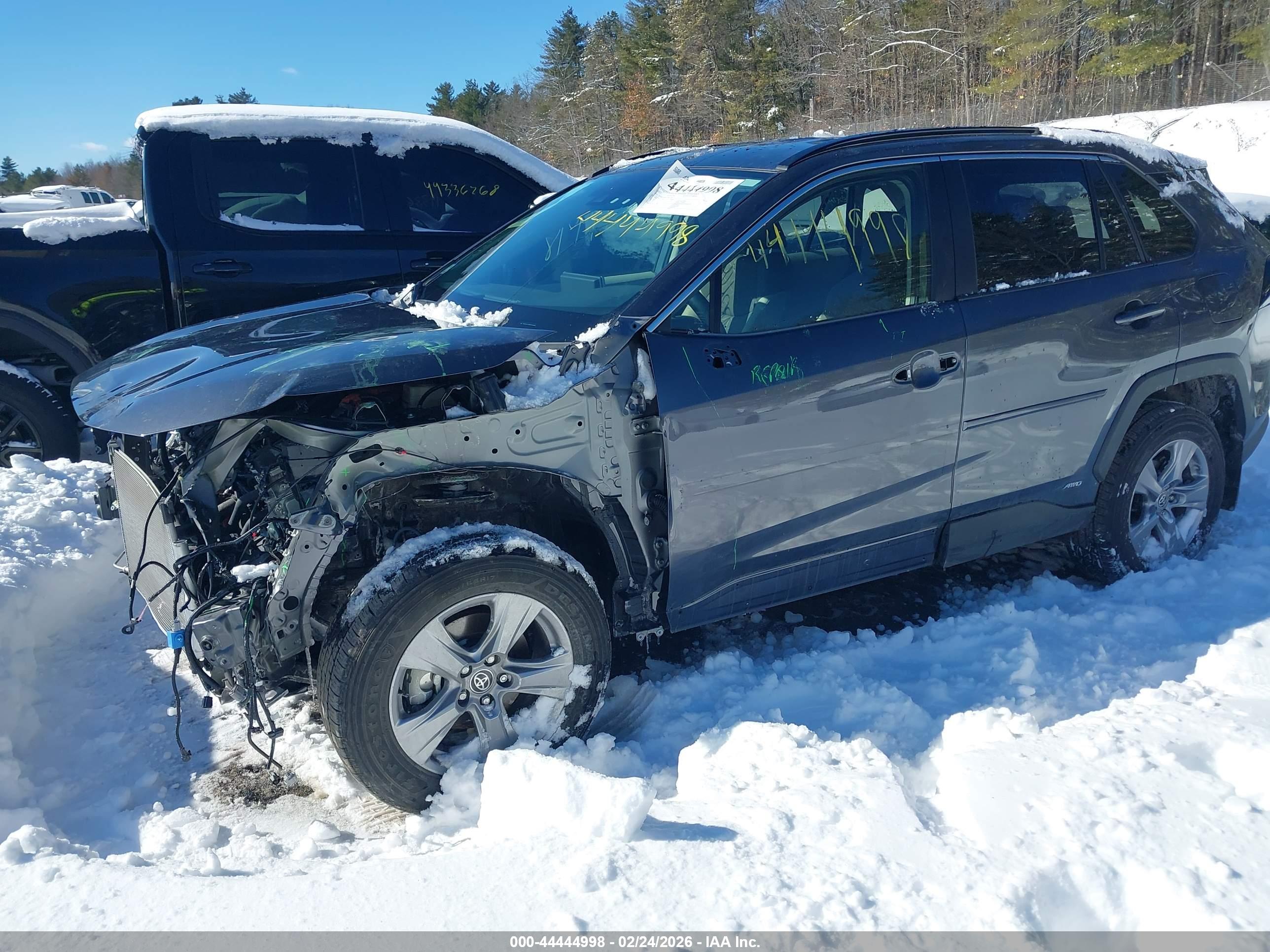 TOYOTA RAV4 image 2