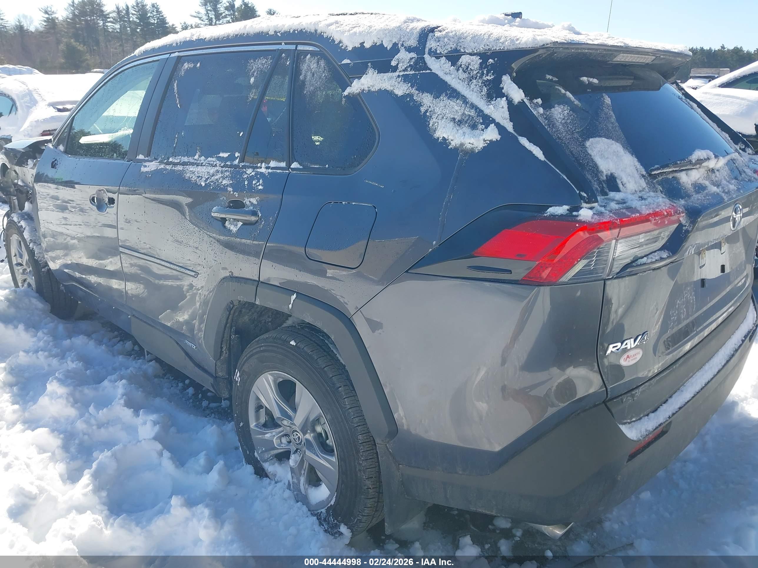 TOYOTA RAV4 image 3