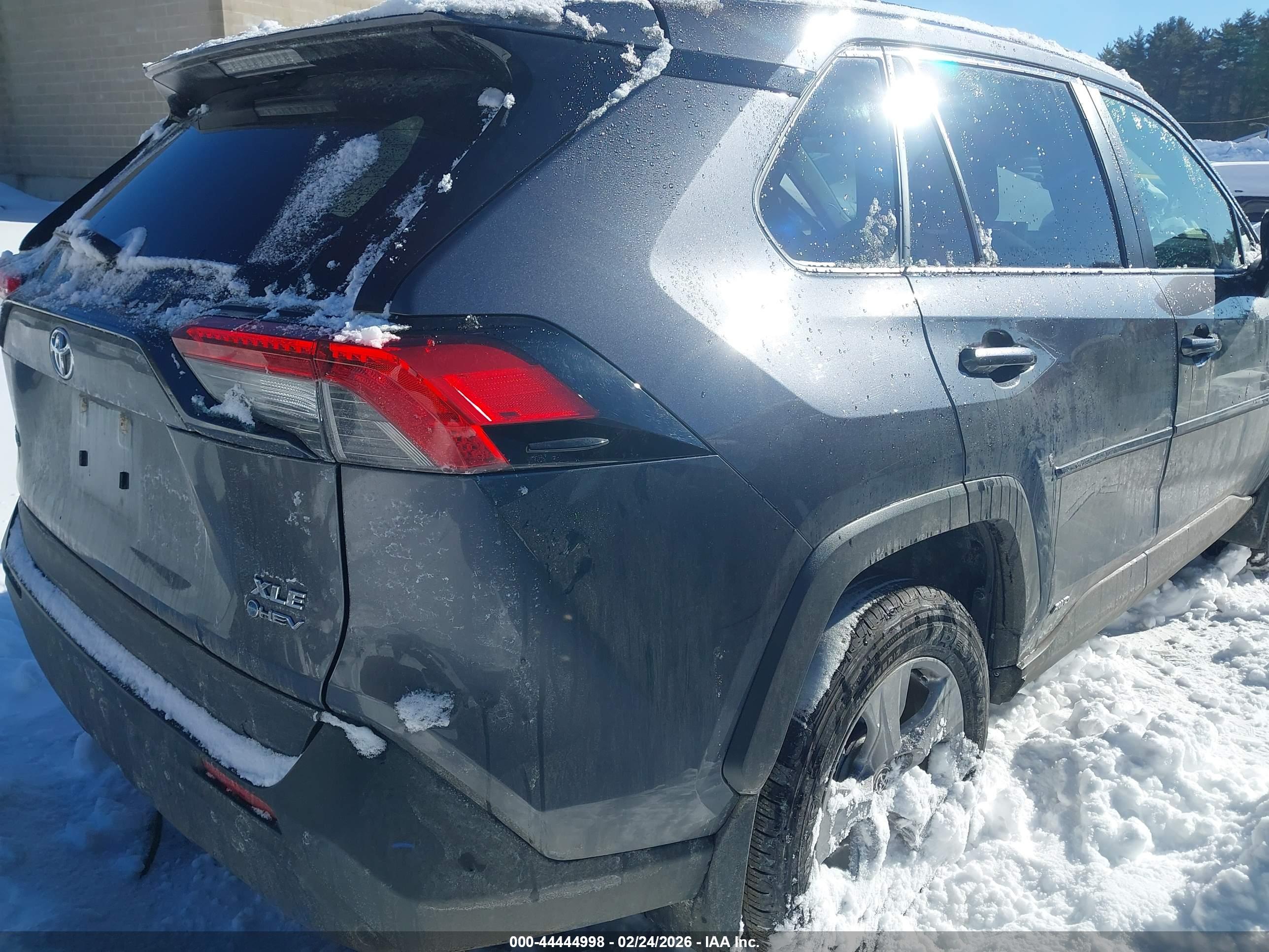 TOYOTA RAV4 image 4