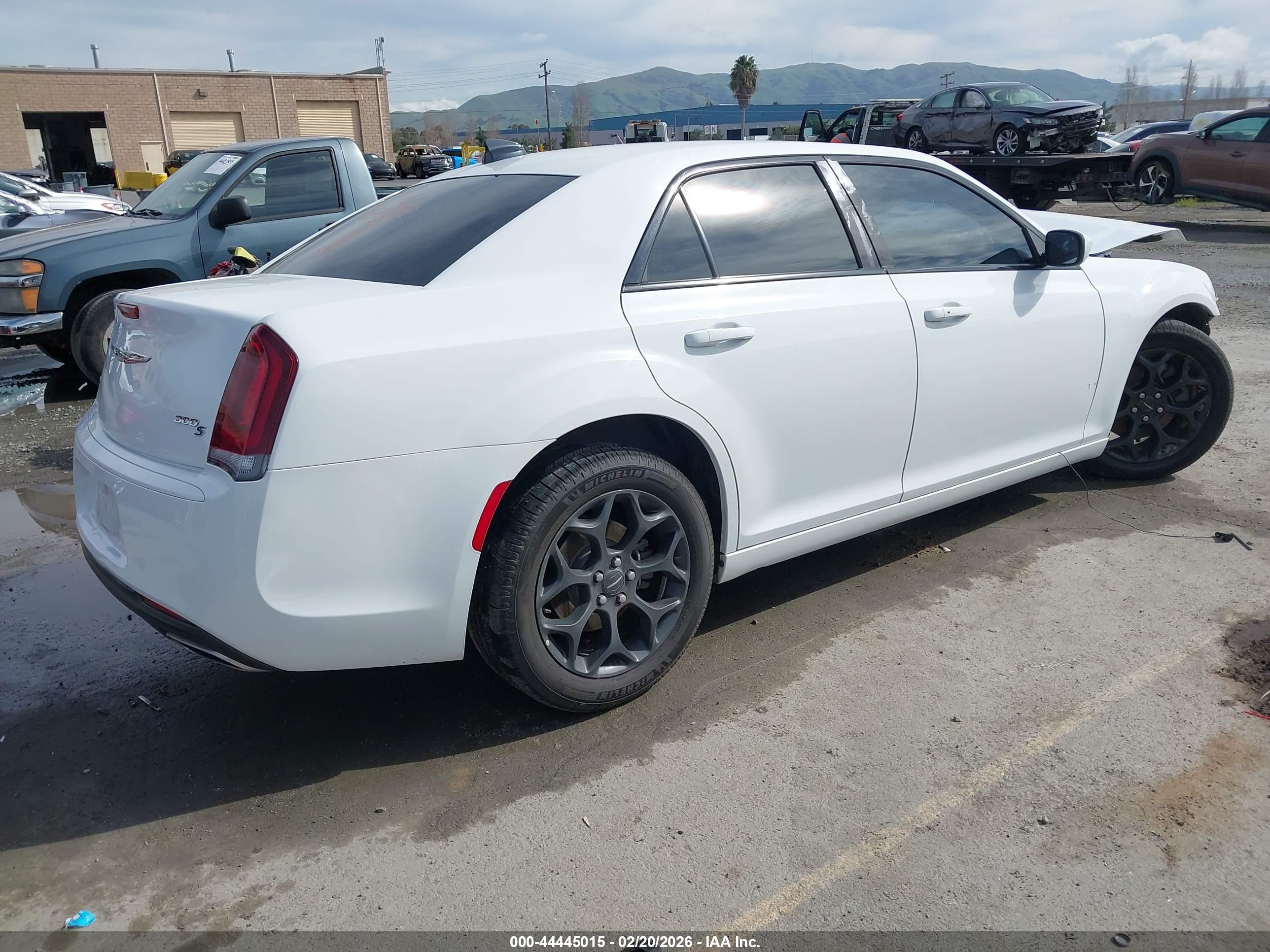 CHRYSLER 300 image 4
