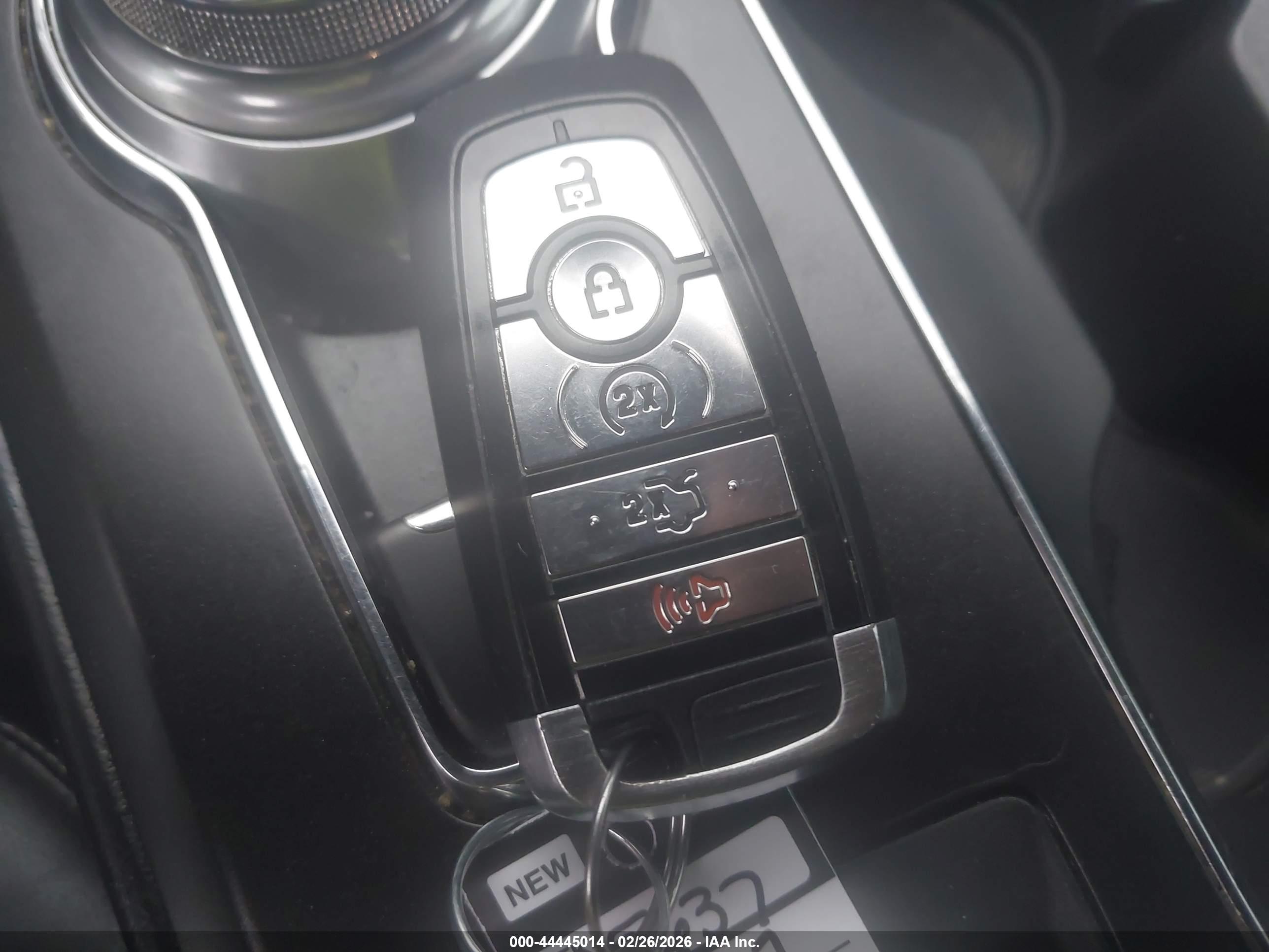 FORD FUSION image 11