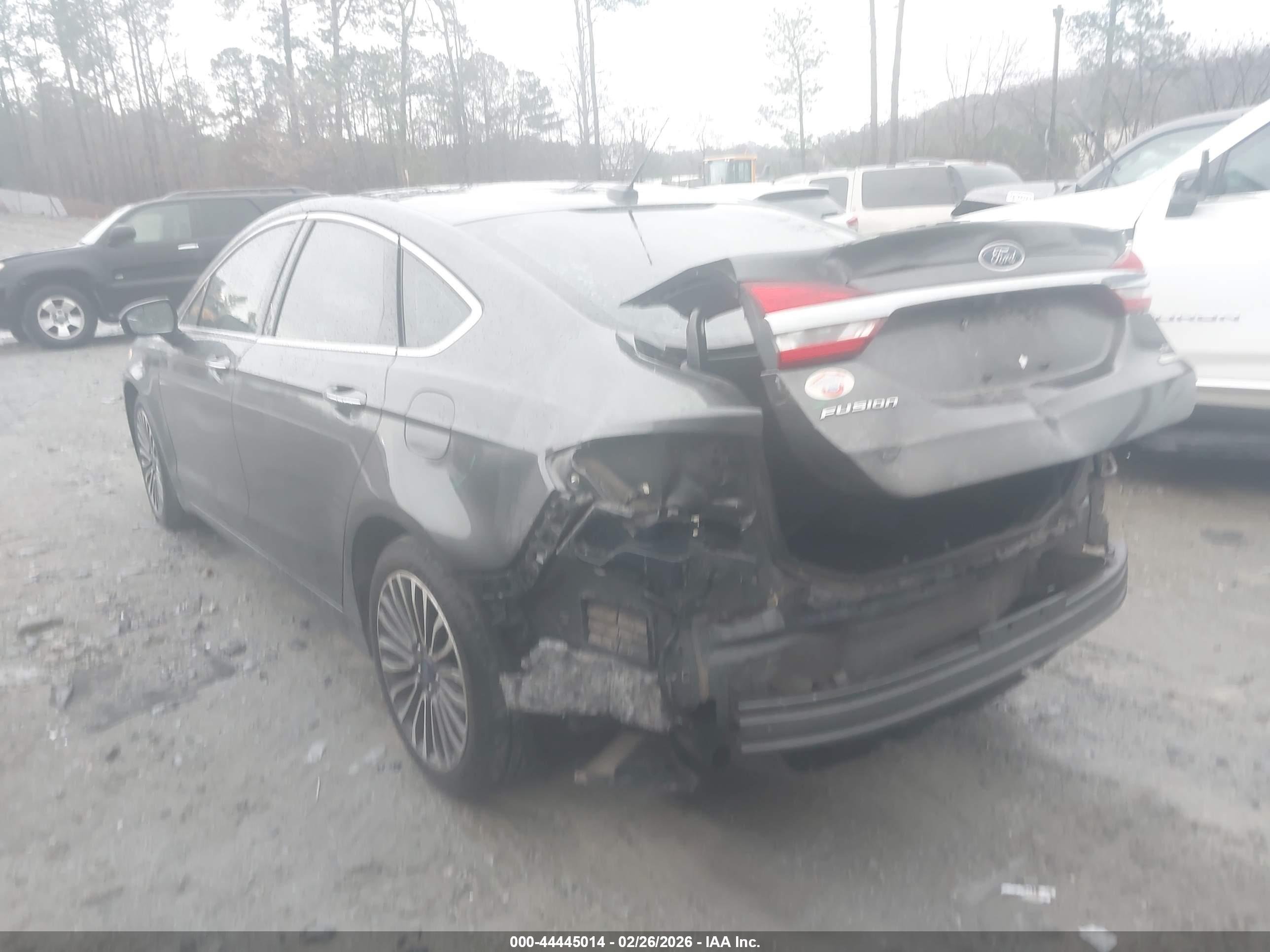 FORD FUSION image 3