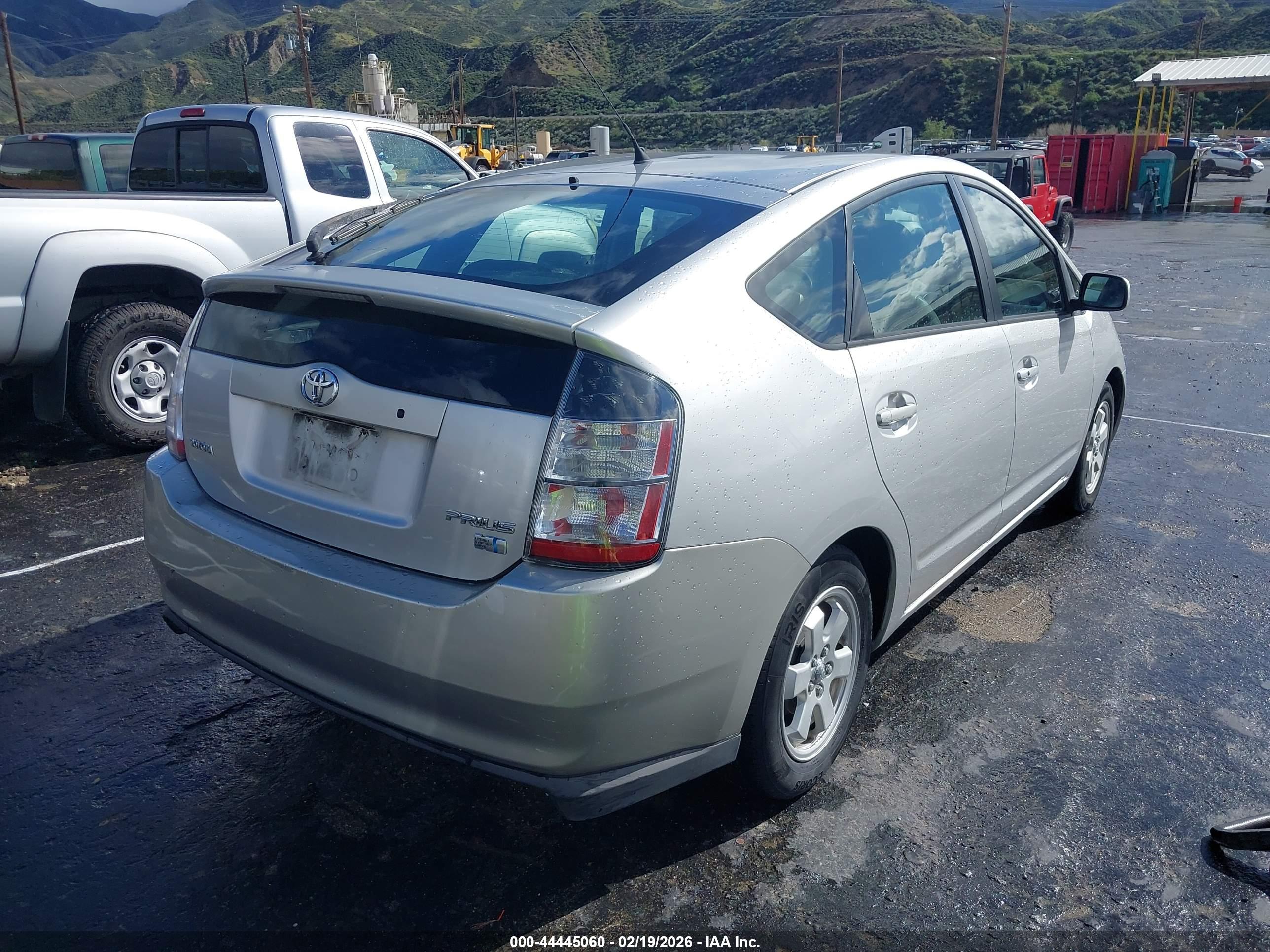 TOYOTA PRIUS image 4
