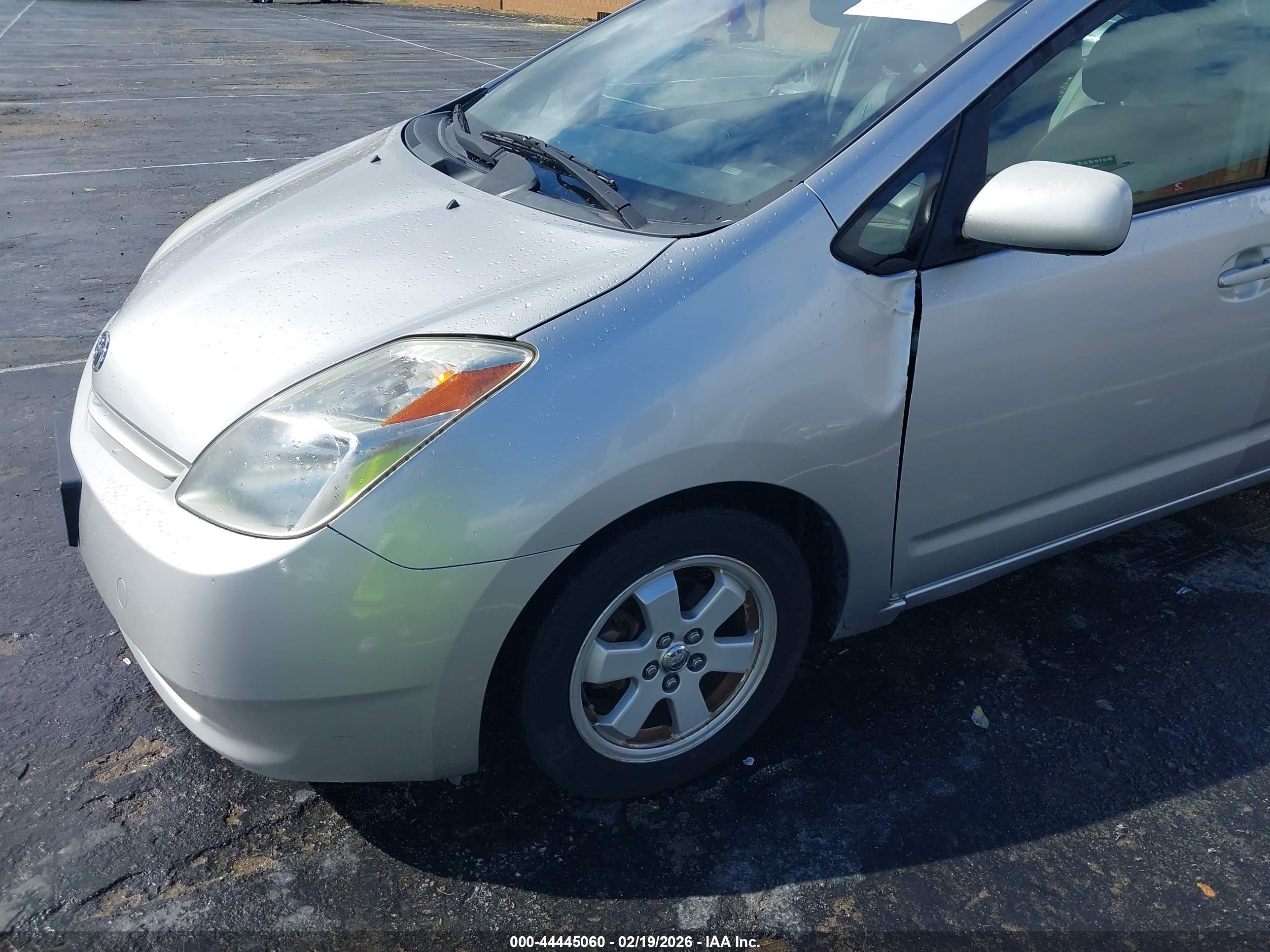 TOYOTA PRIUS image 6