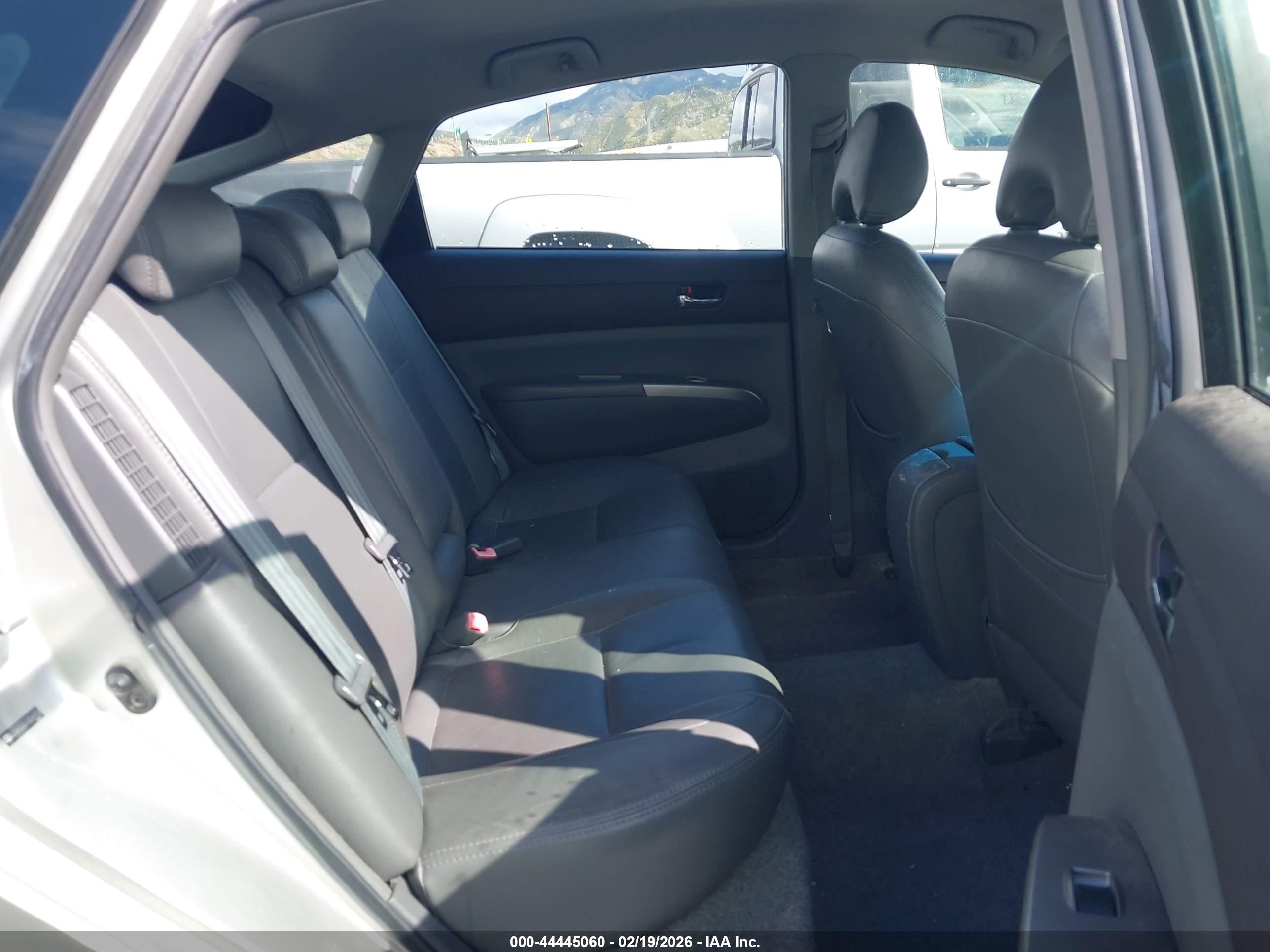 TOYOTA PRIUS image 8