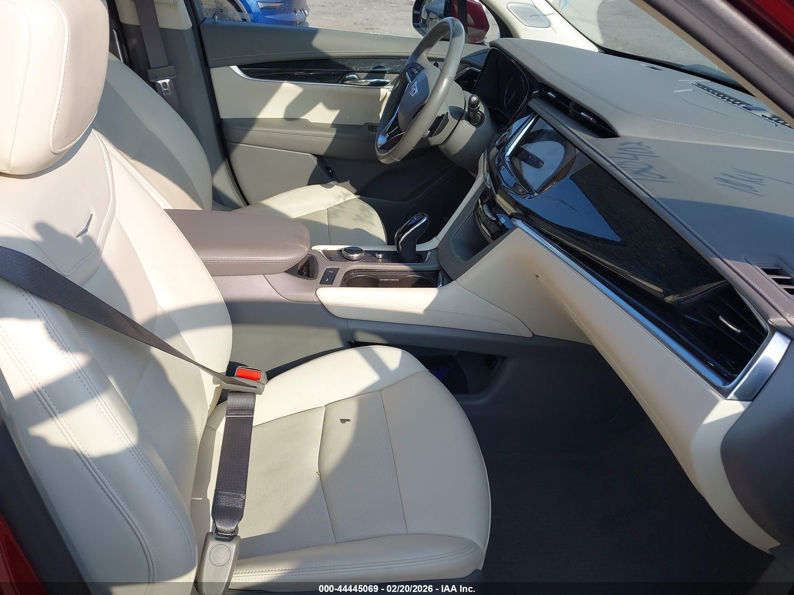 CADILLAC XT6 image 5