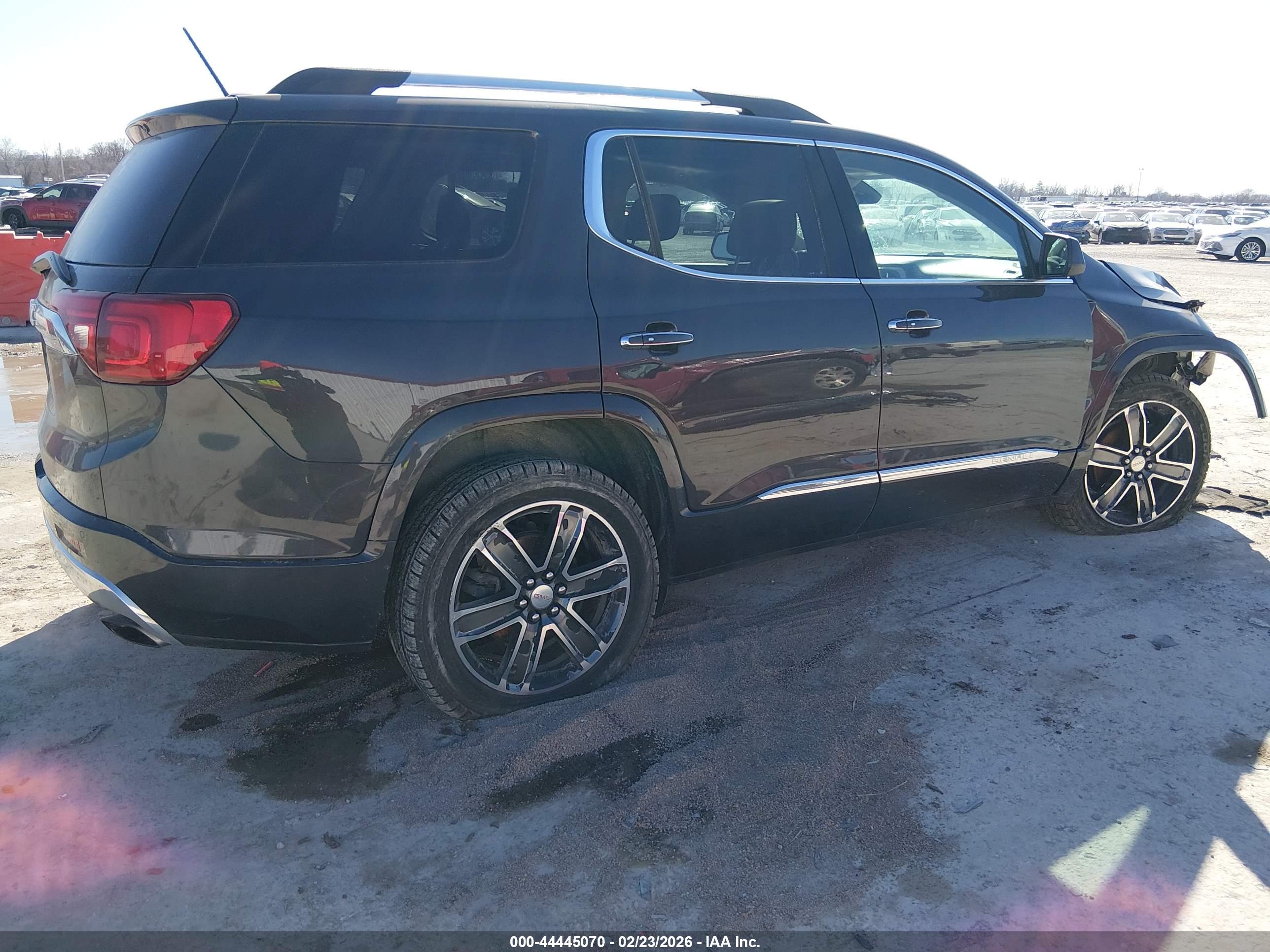 GMC ACADIA image 4