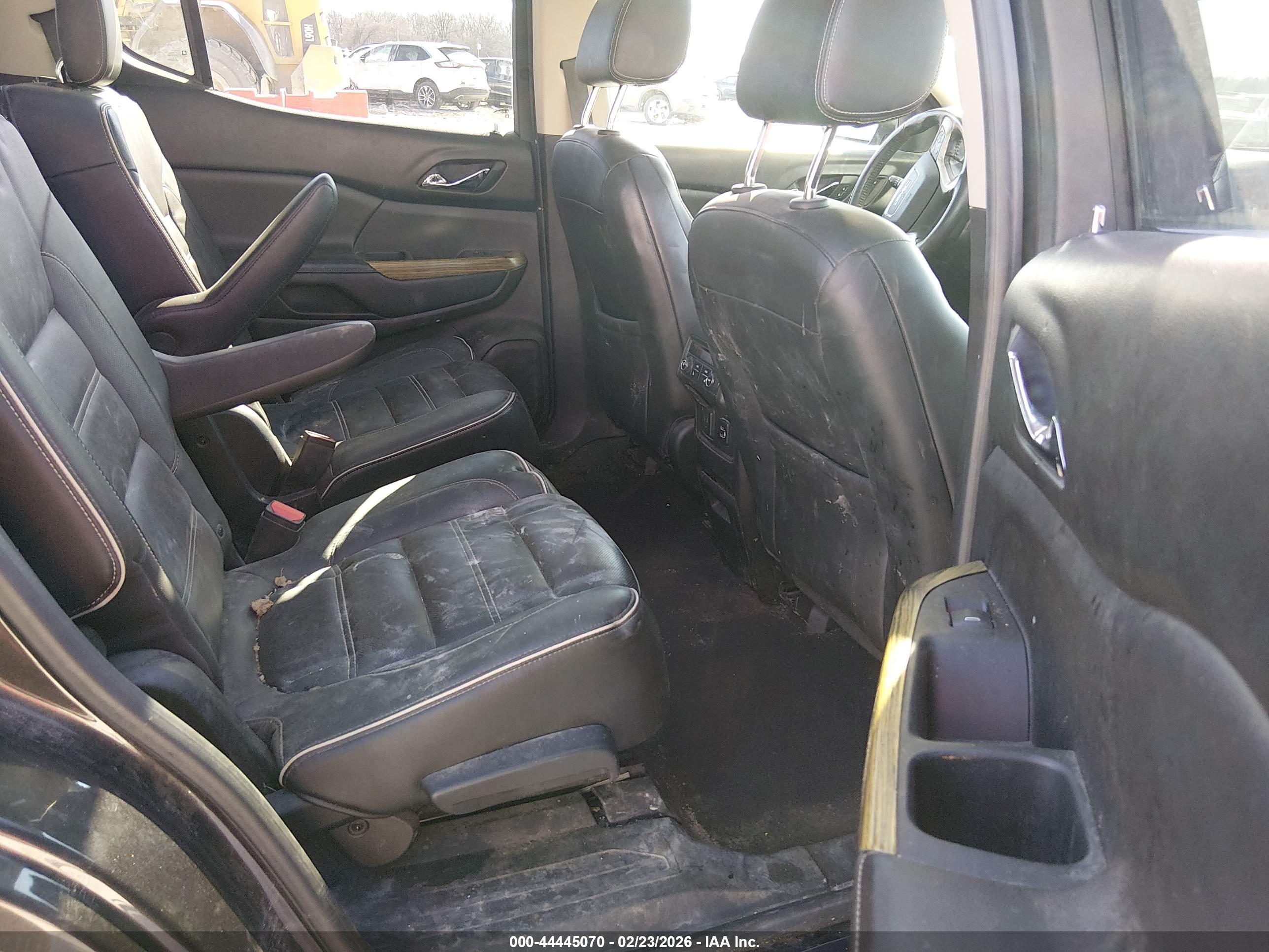 GMC ACADIA image 8