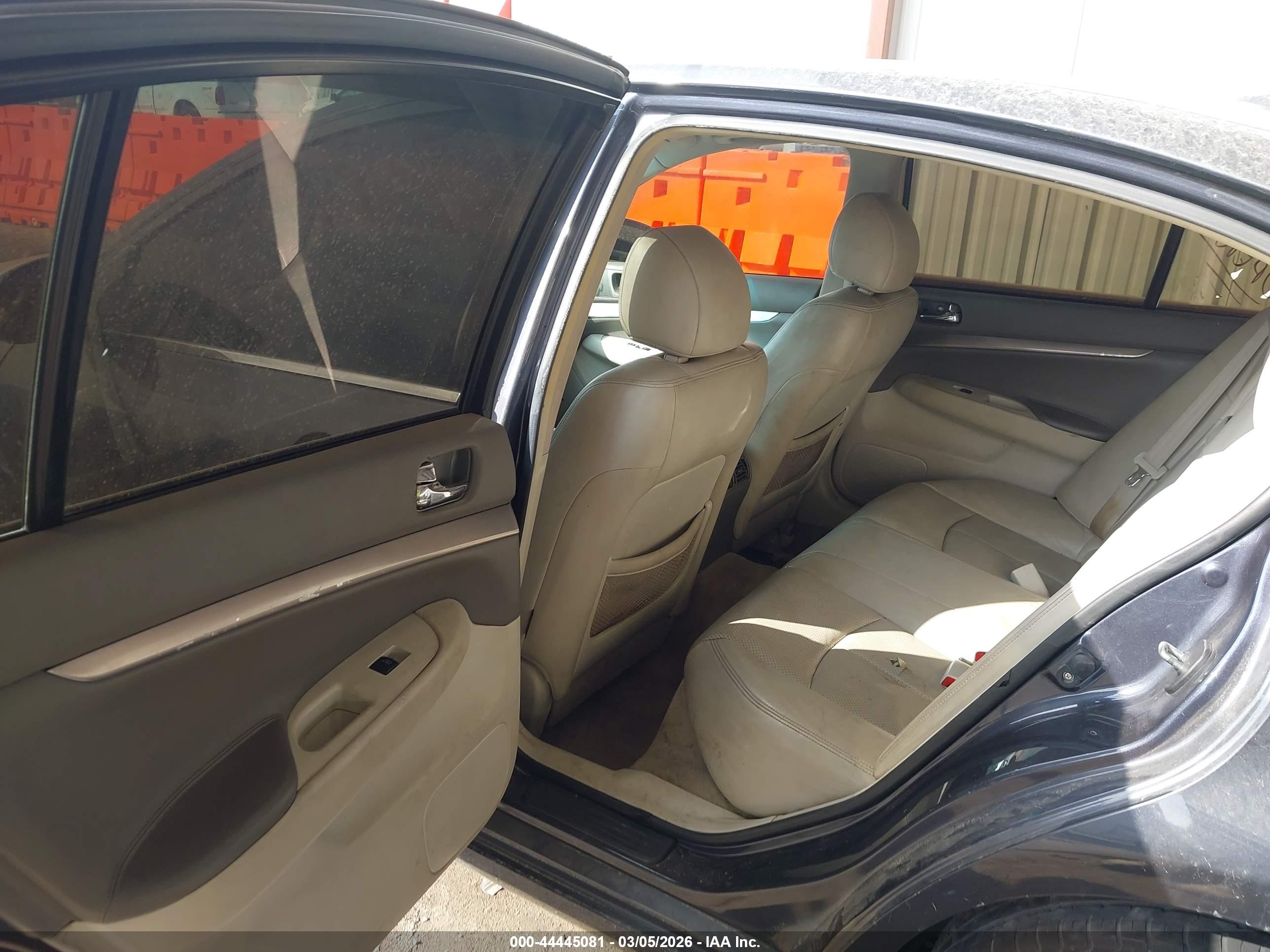 INFINITI G37 image 8
