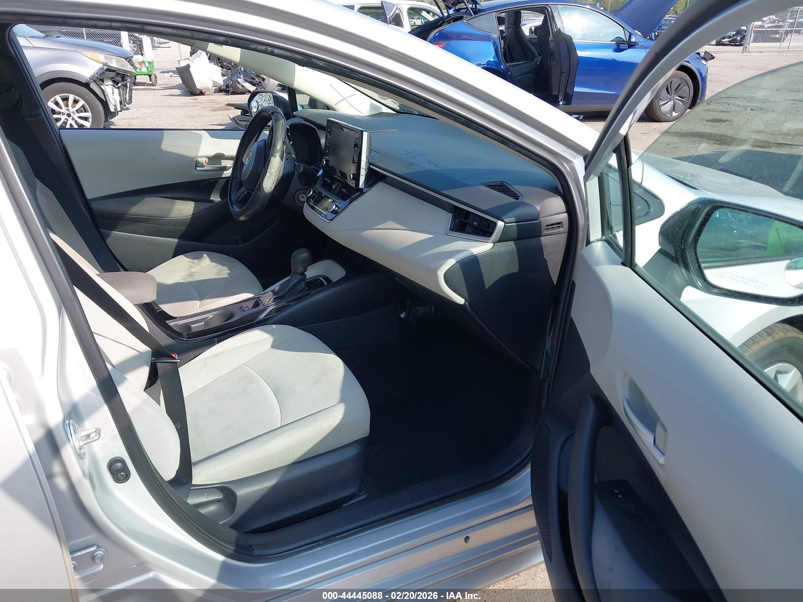 TOYOTA COROLLA image 5