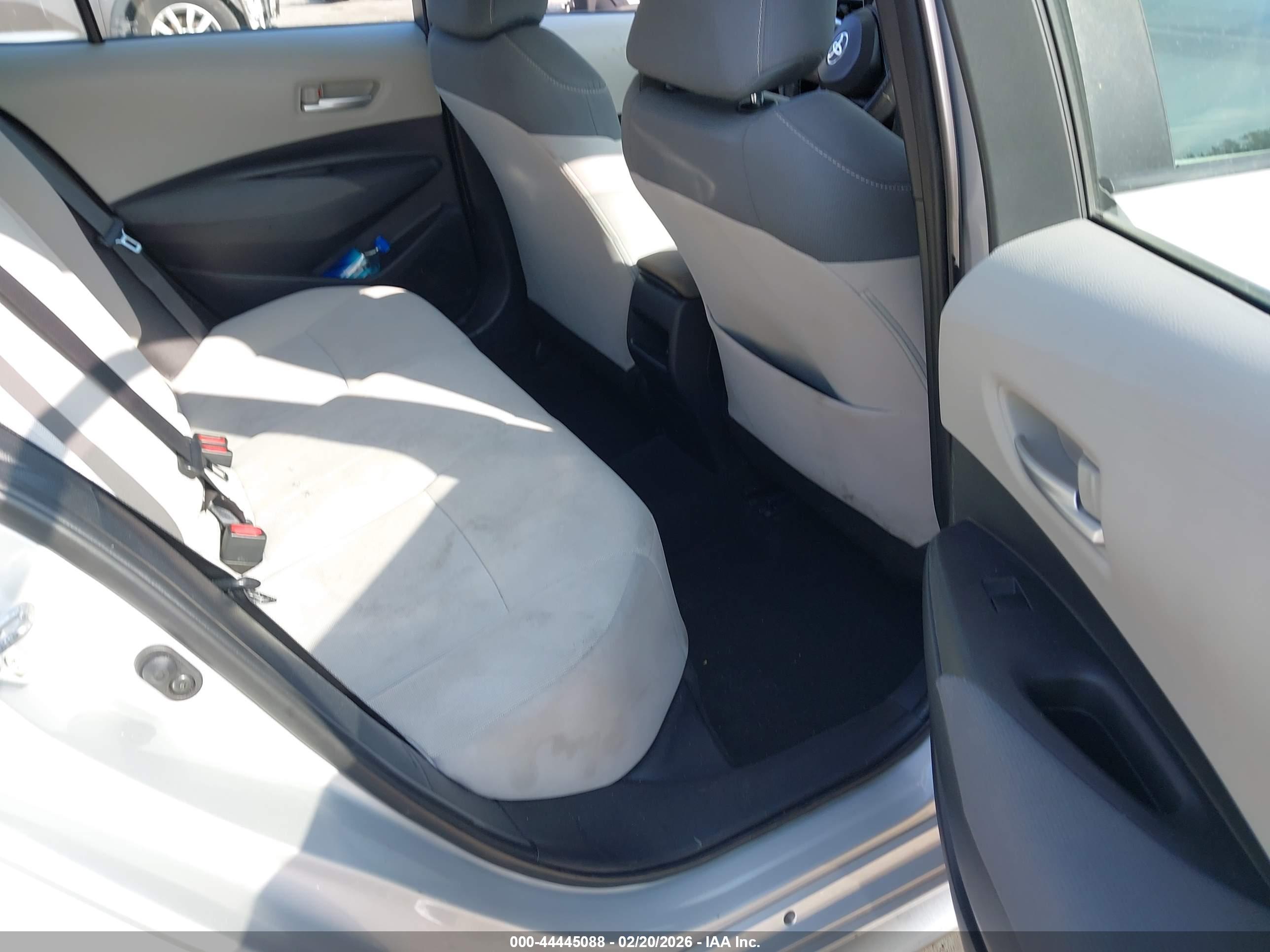 TOYOTA COROLLA image 8