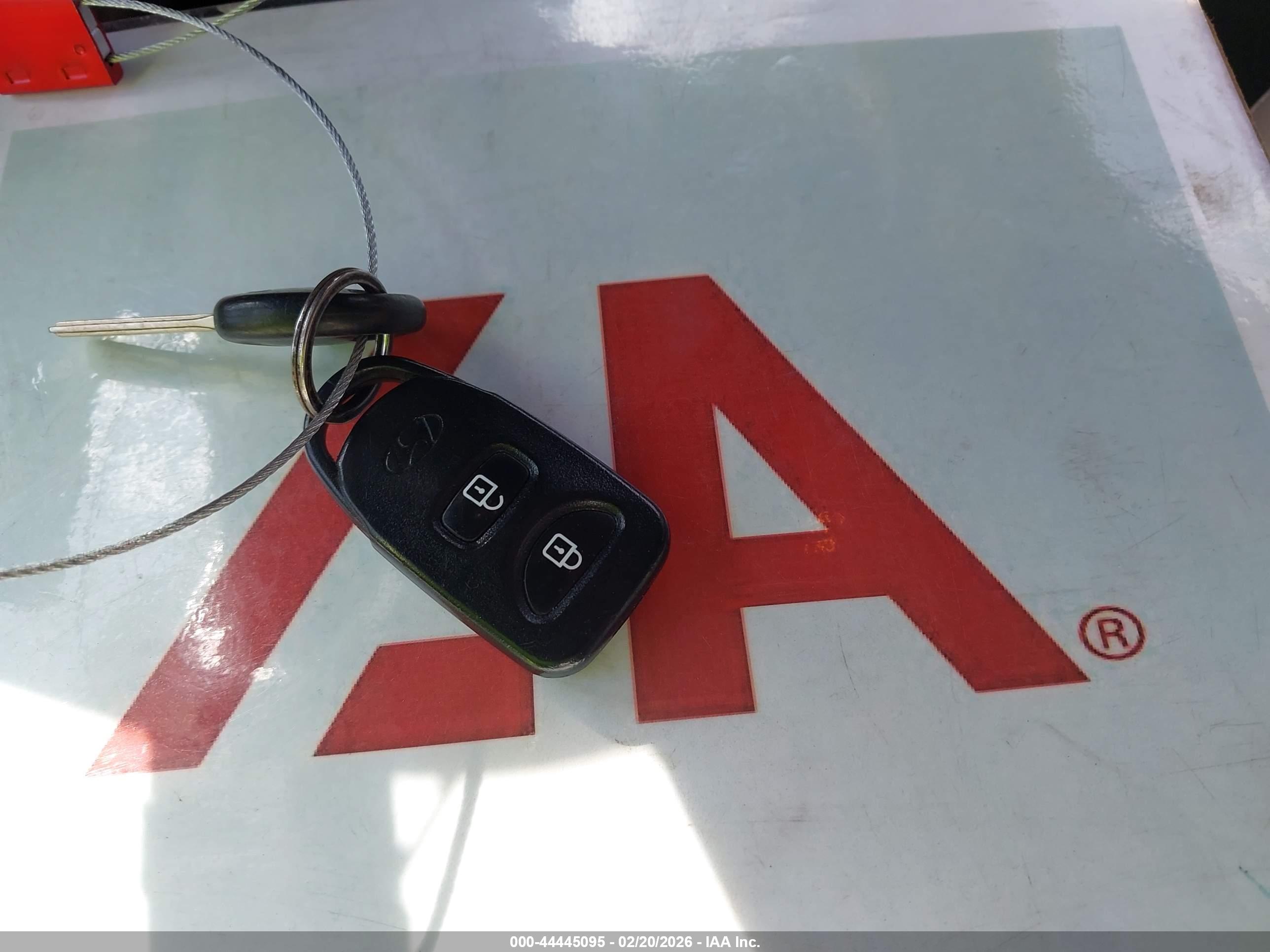 HYUNDAI TUCSON image 11