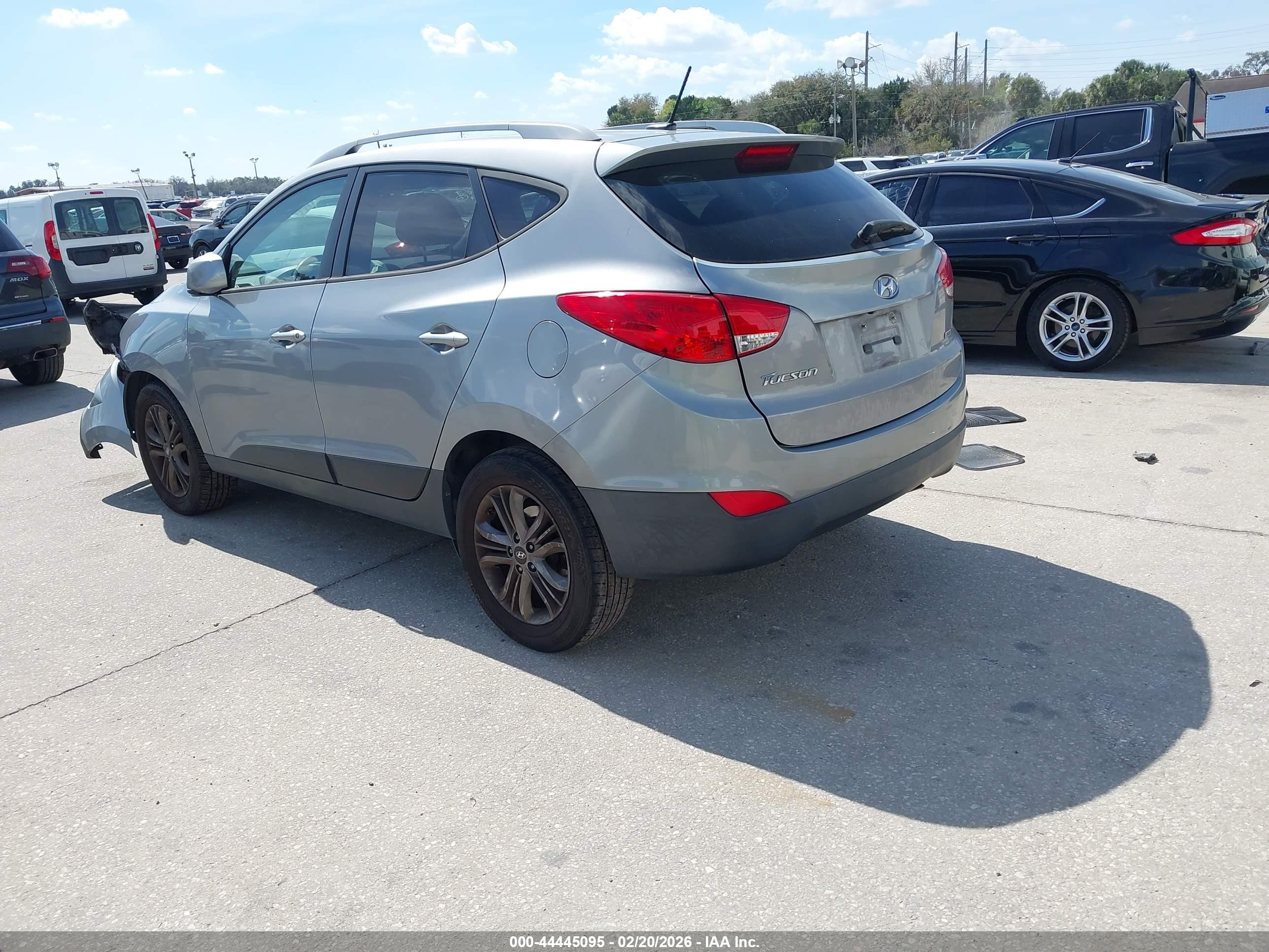 HYUNDAI TUCSON image 3