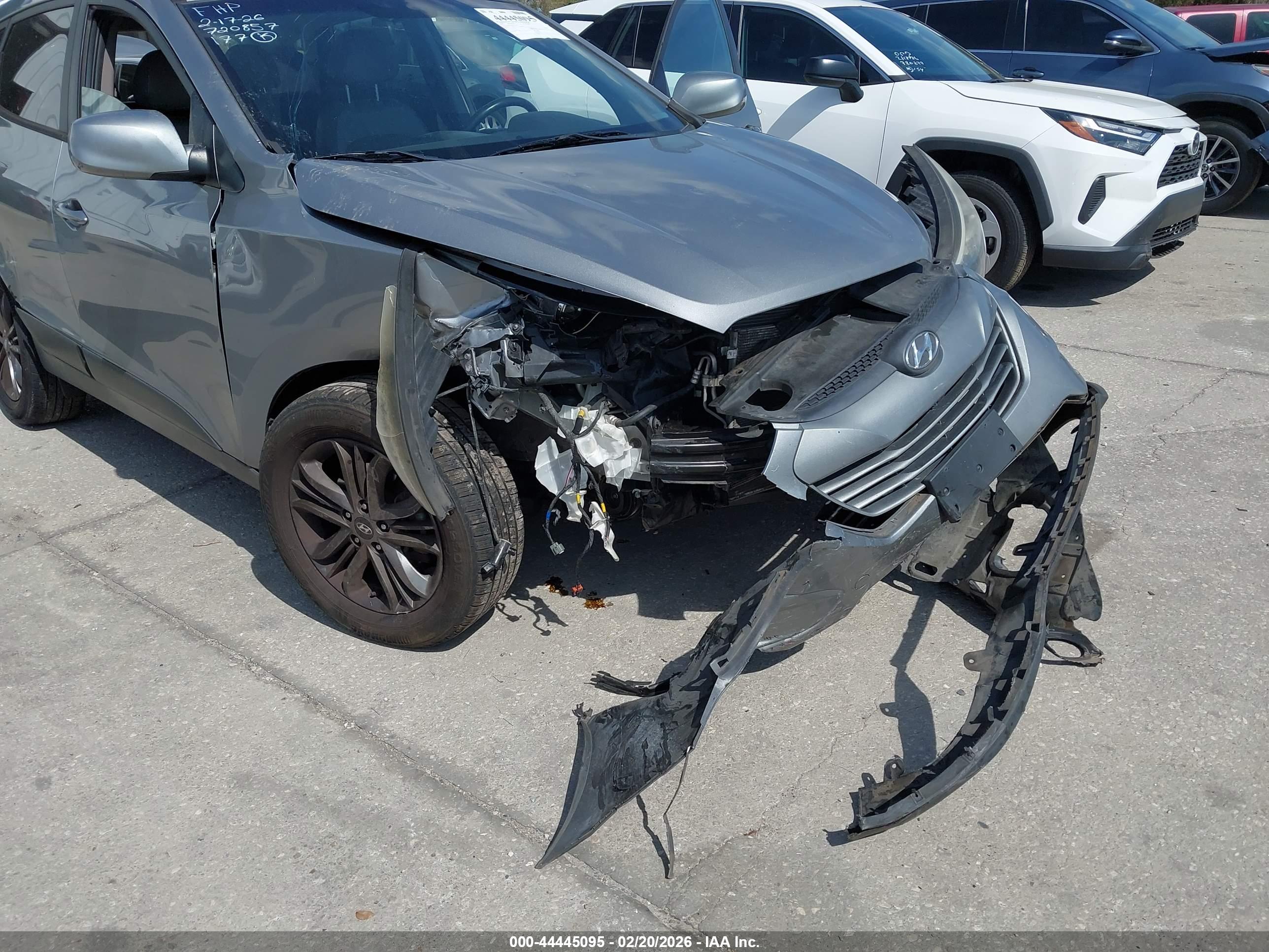 HYUNDAI TUCSON image 6