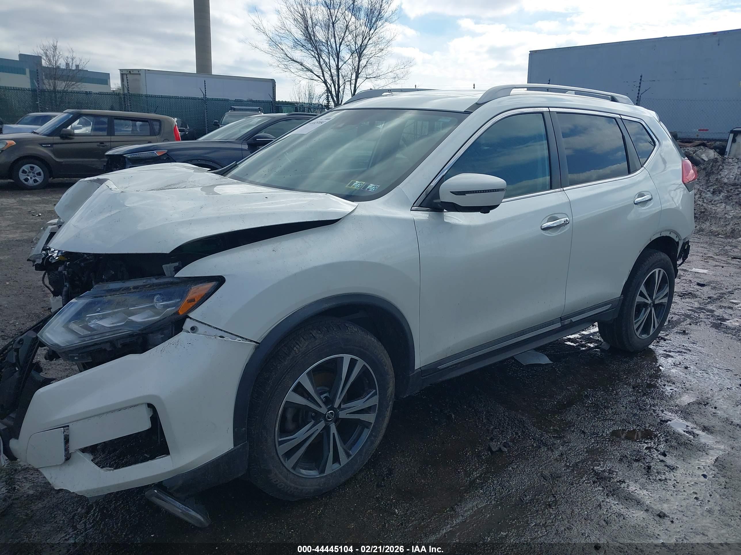 NISSAN ROGUE image 2