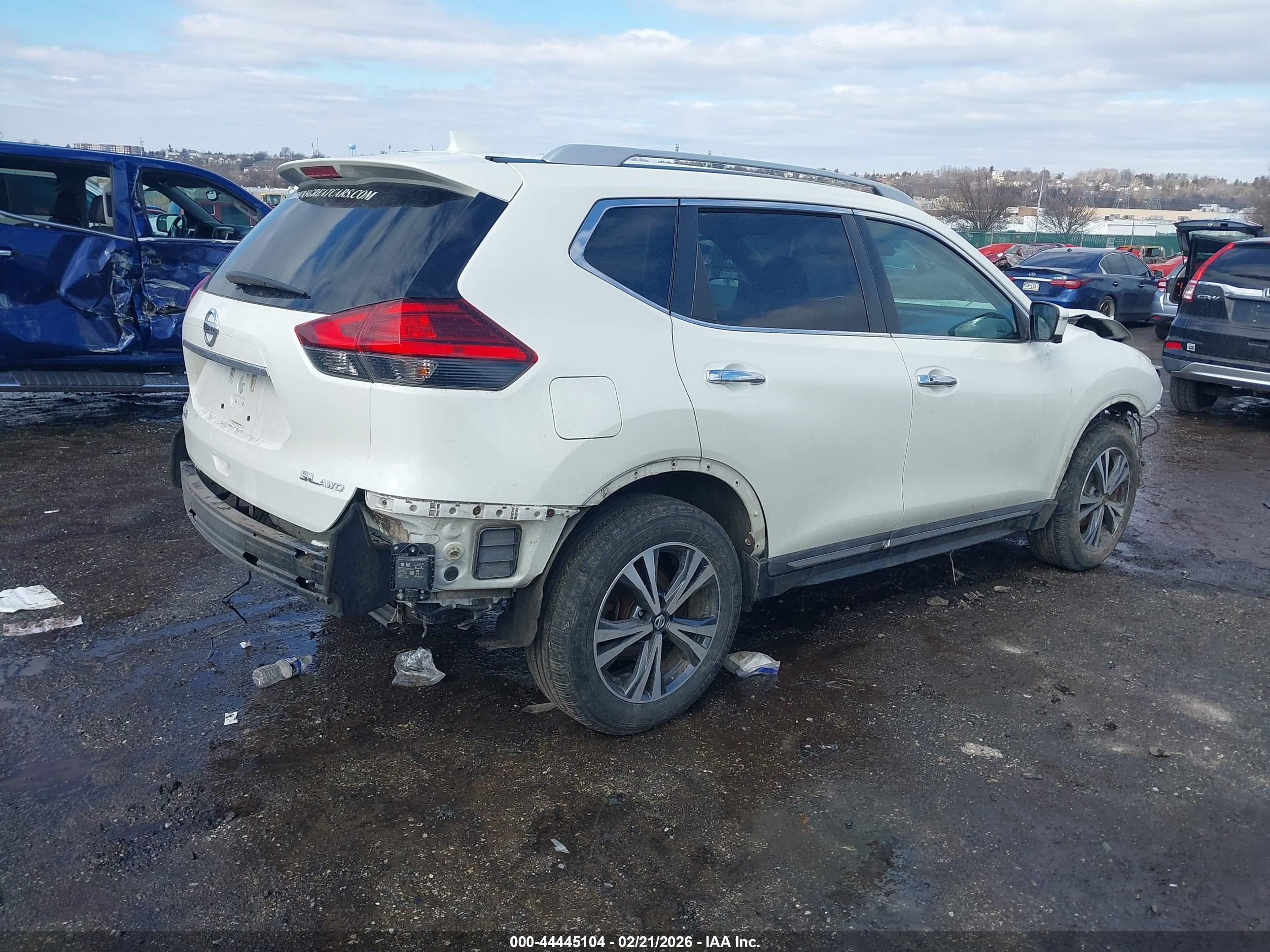 NISSAN ROGUE image 4