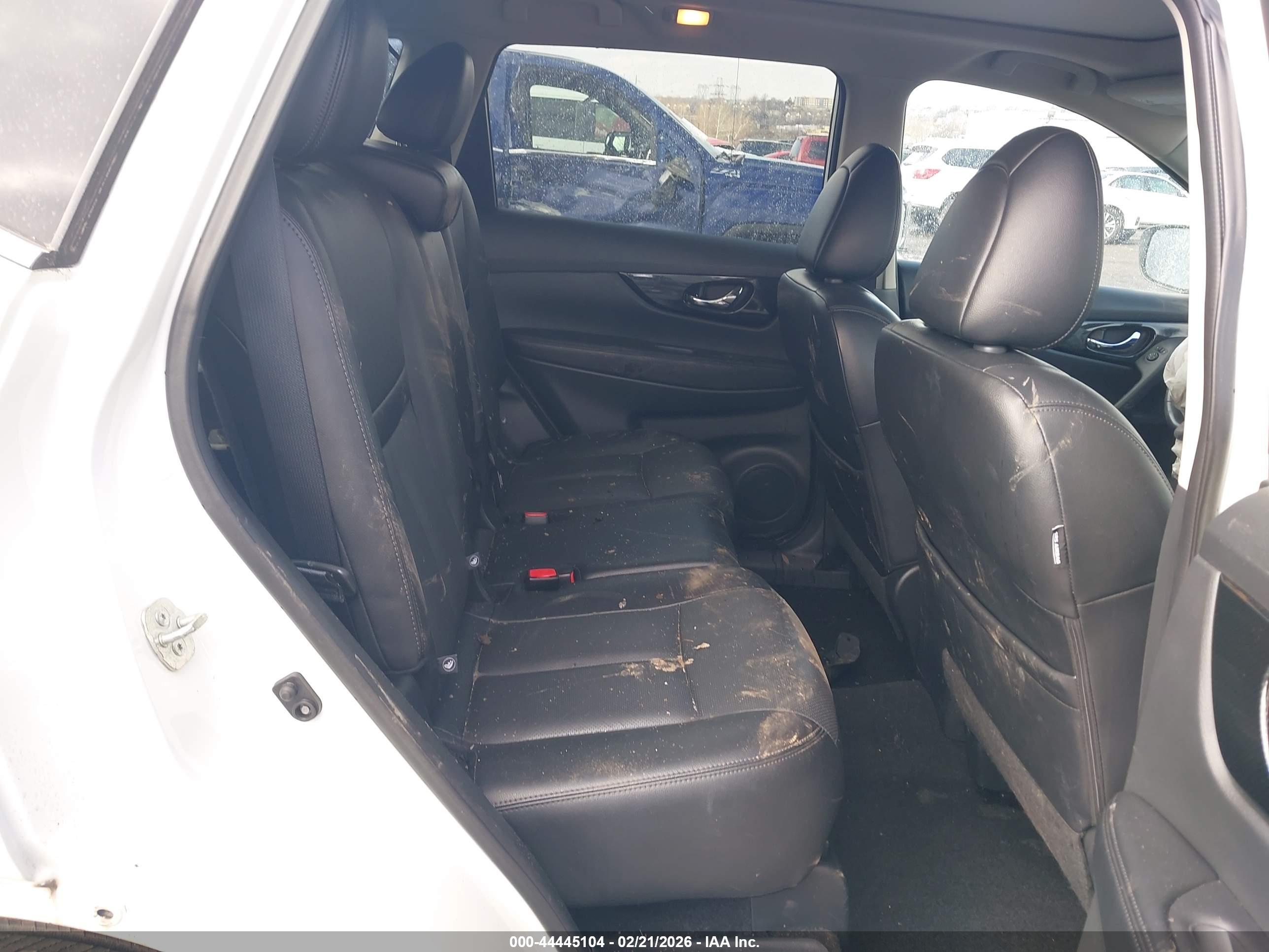 NISSAN ROGUE image 8