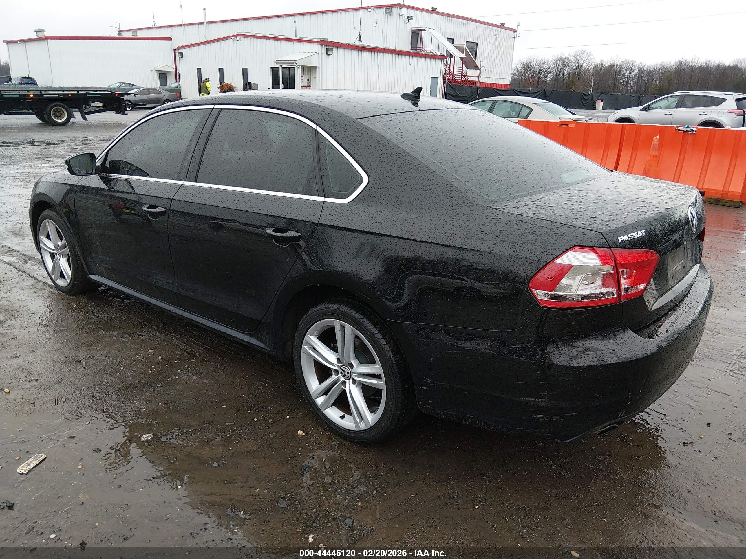 VOLKSWAGEN PASSAT image 3