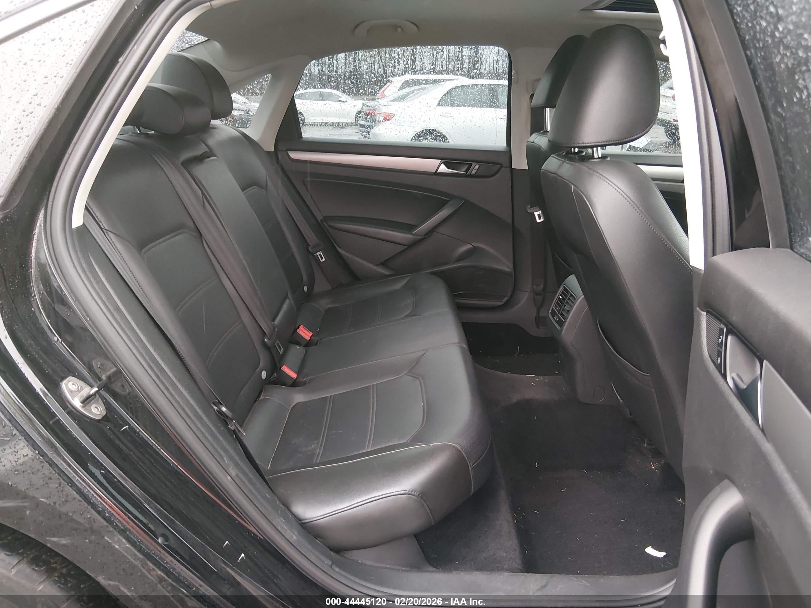VOLKSWAGEN PASSAT image 8