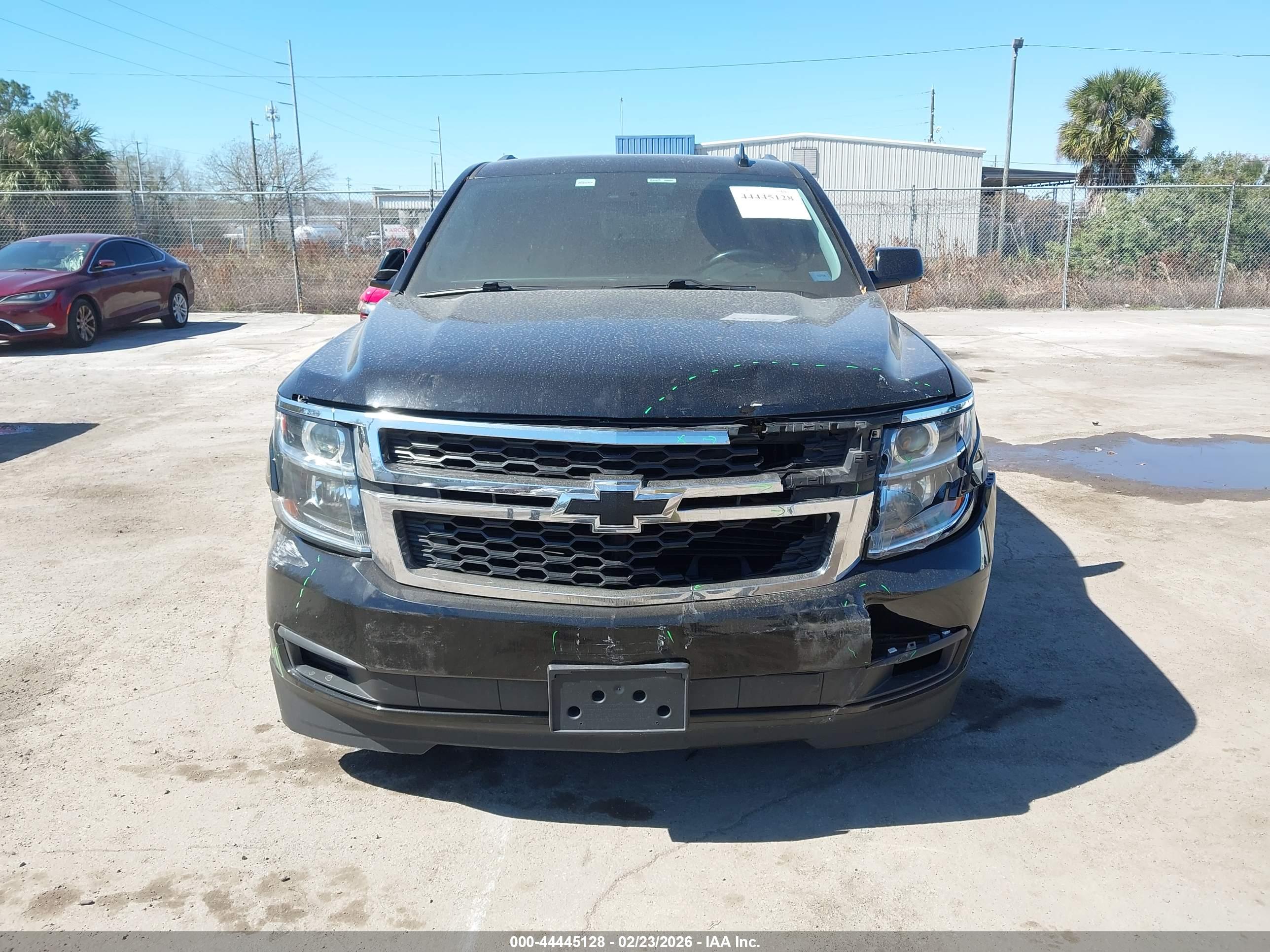 CHEVROLET SUBURBAN image 6
