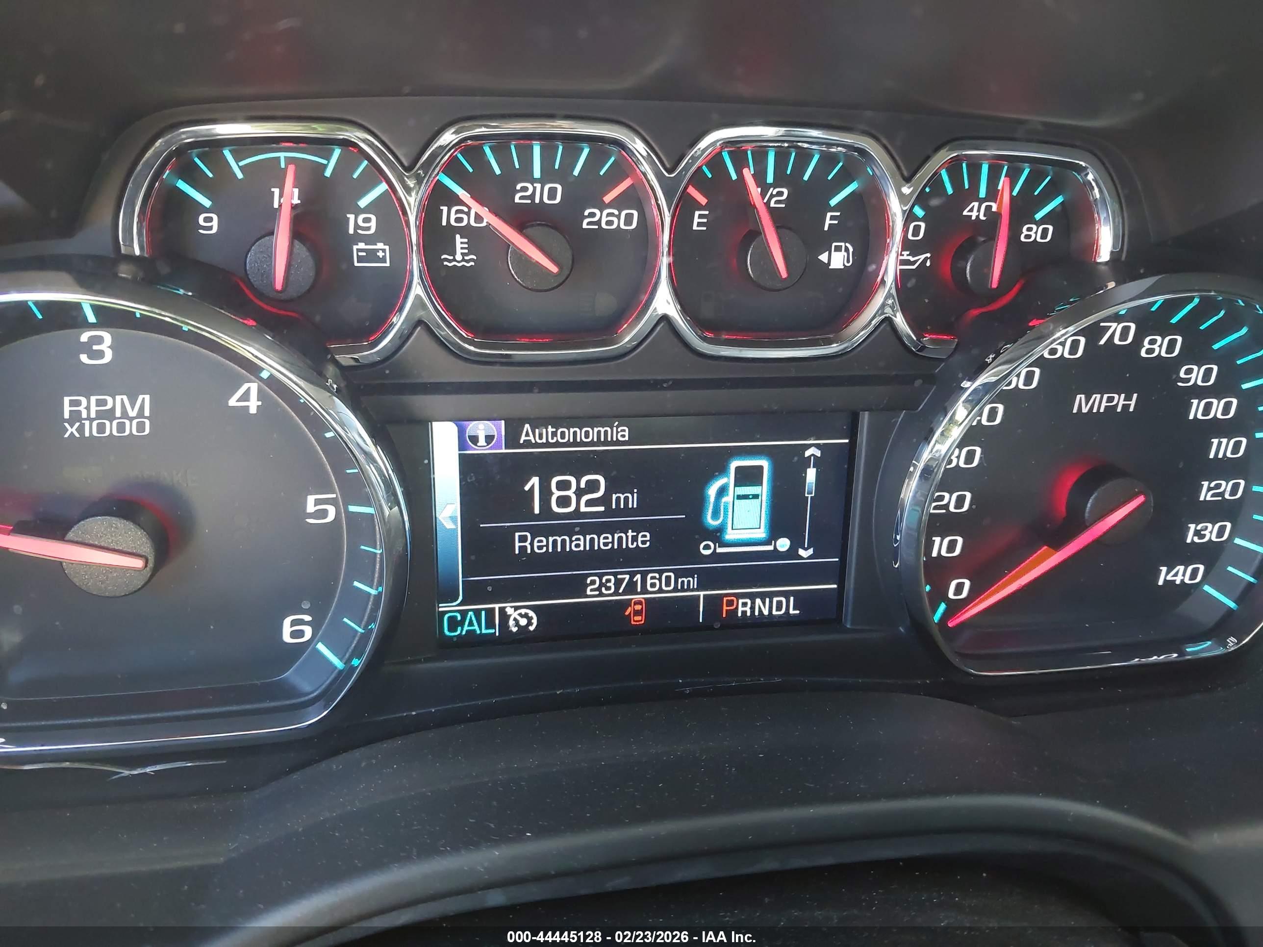 CHEVROLET SUBURBAN image 7