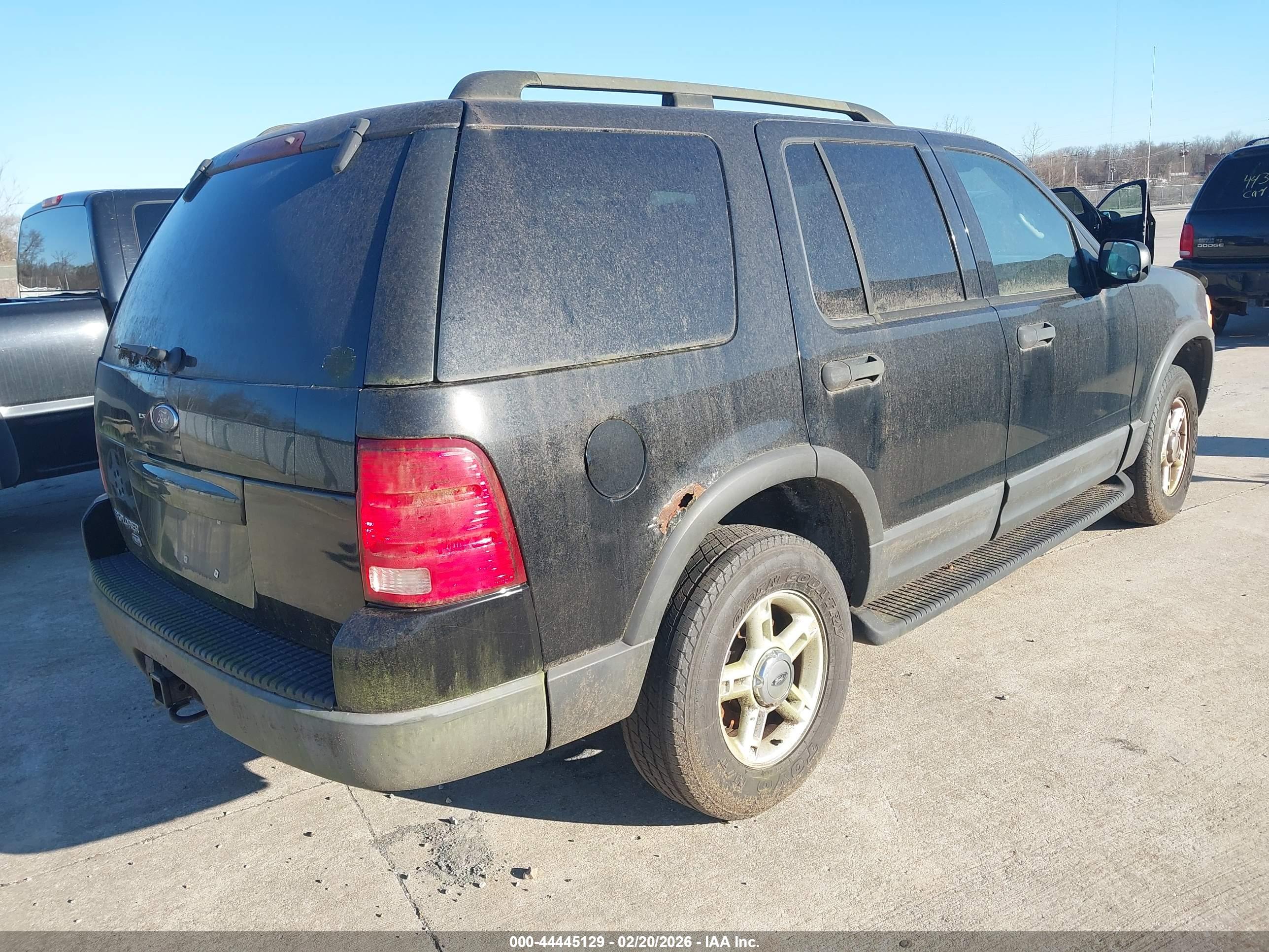 FORD EXPLORER image 4