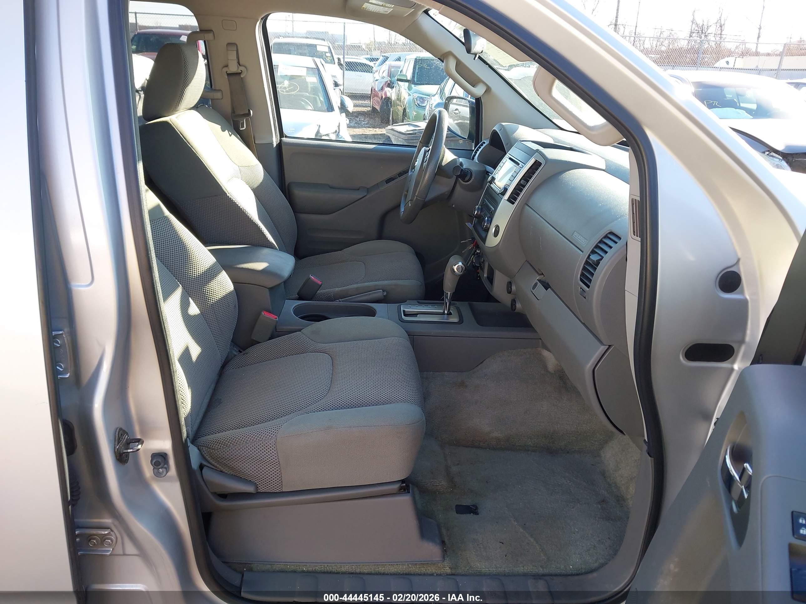 NISSAN FRONTIER image 5