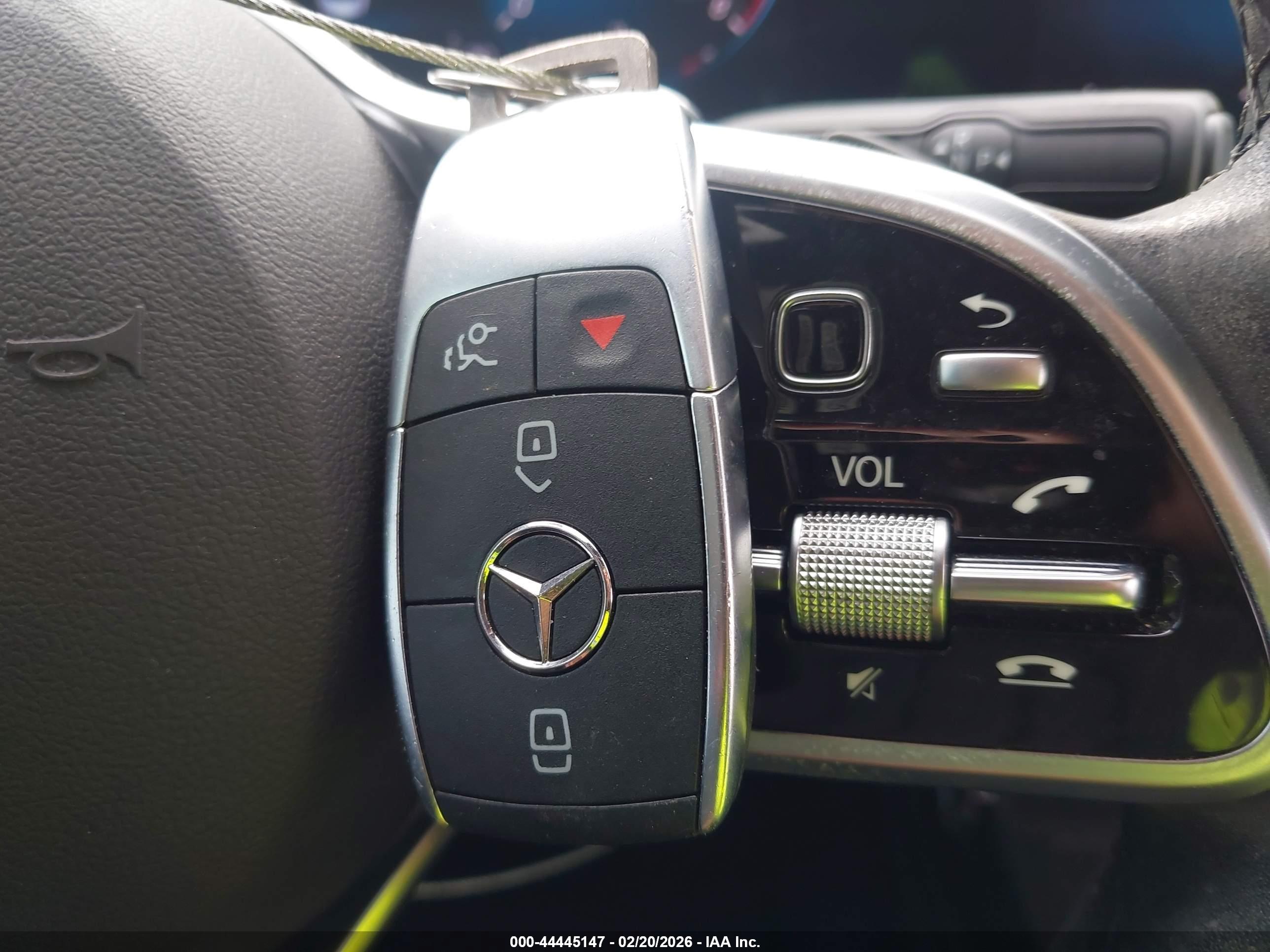 MERCEDES-BENZ CLA image 11