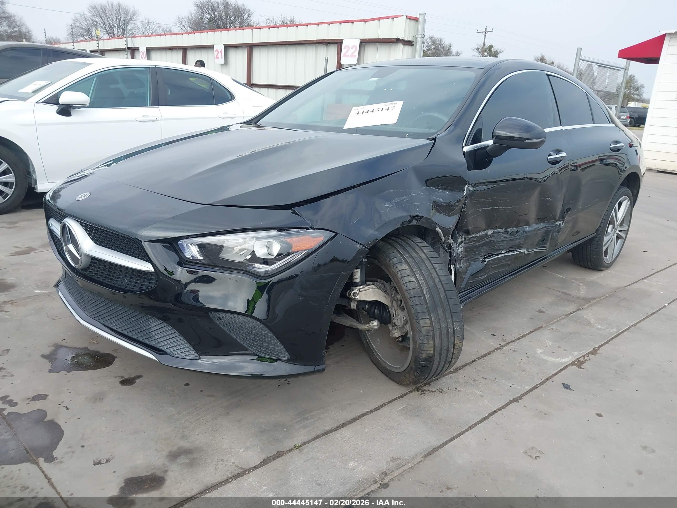 MERCEDES-BENZ CLA image 2