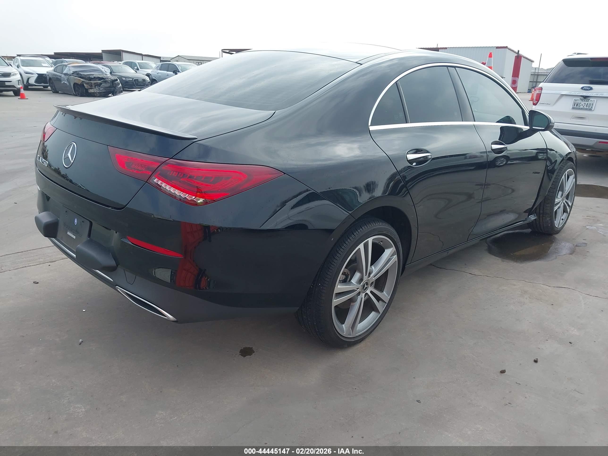 MERCEDES-BENZ CLA image 4