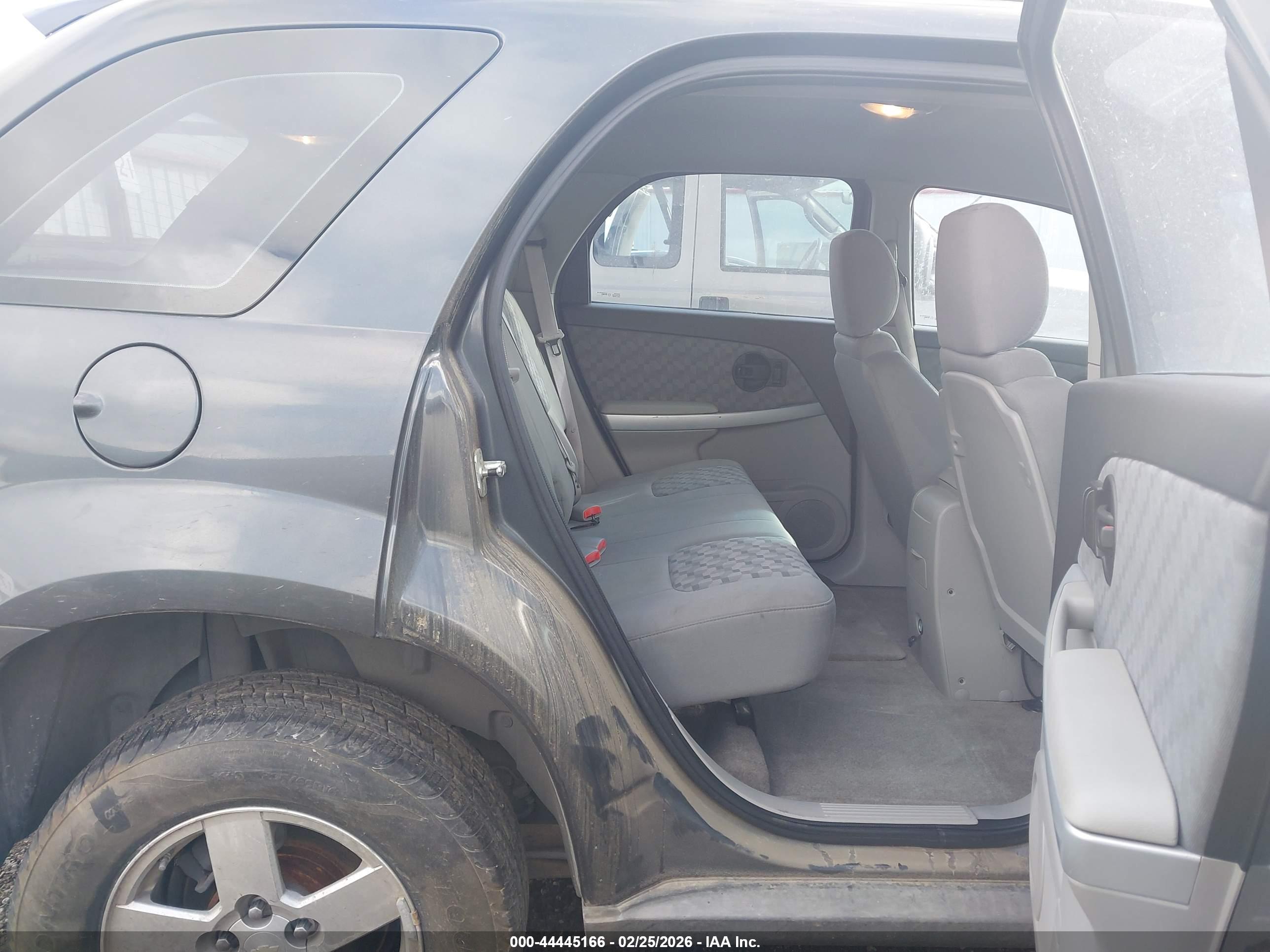 CHEVROLET EQUINOX image 8