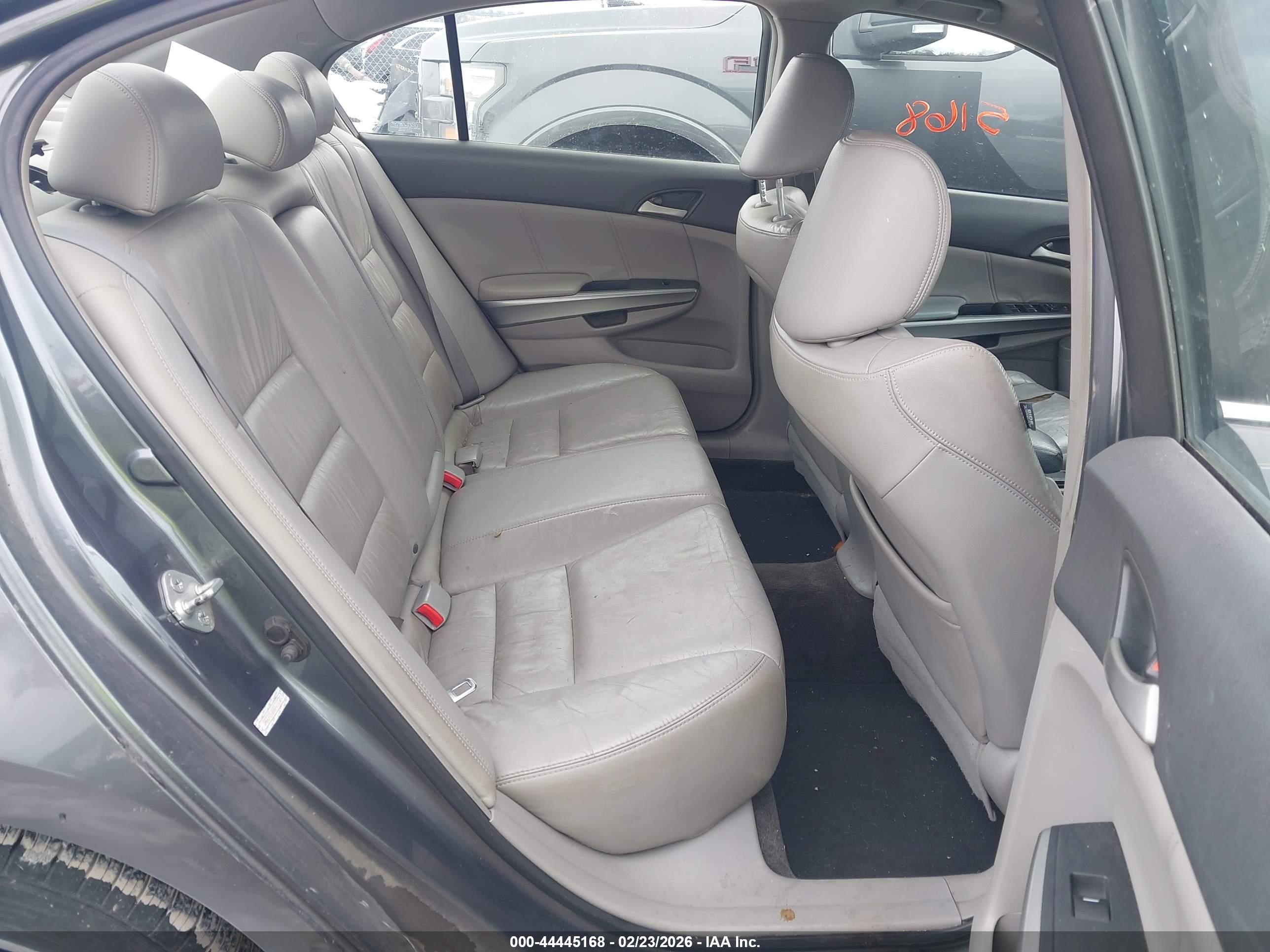 HONDA ACCORD image 8