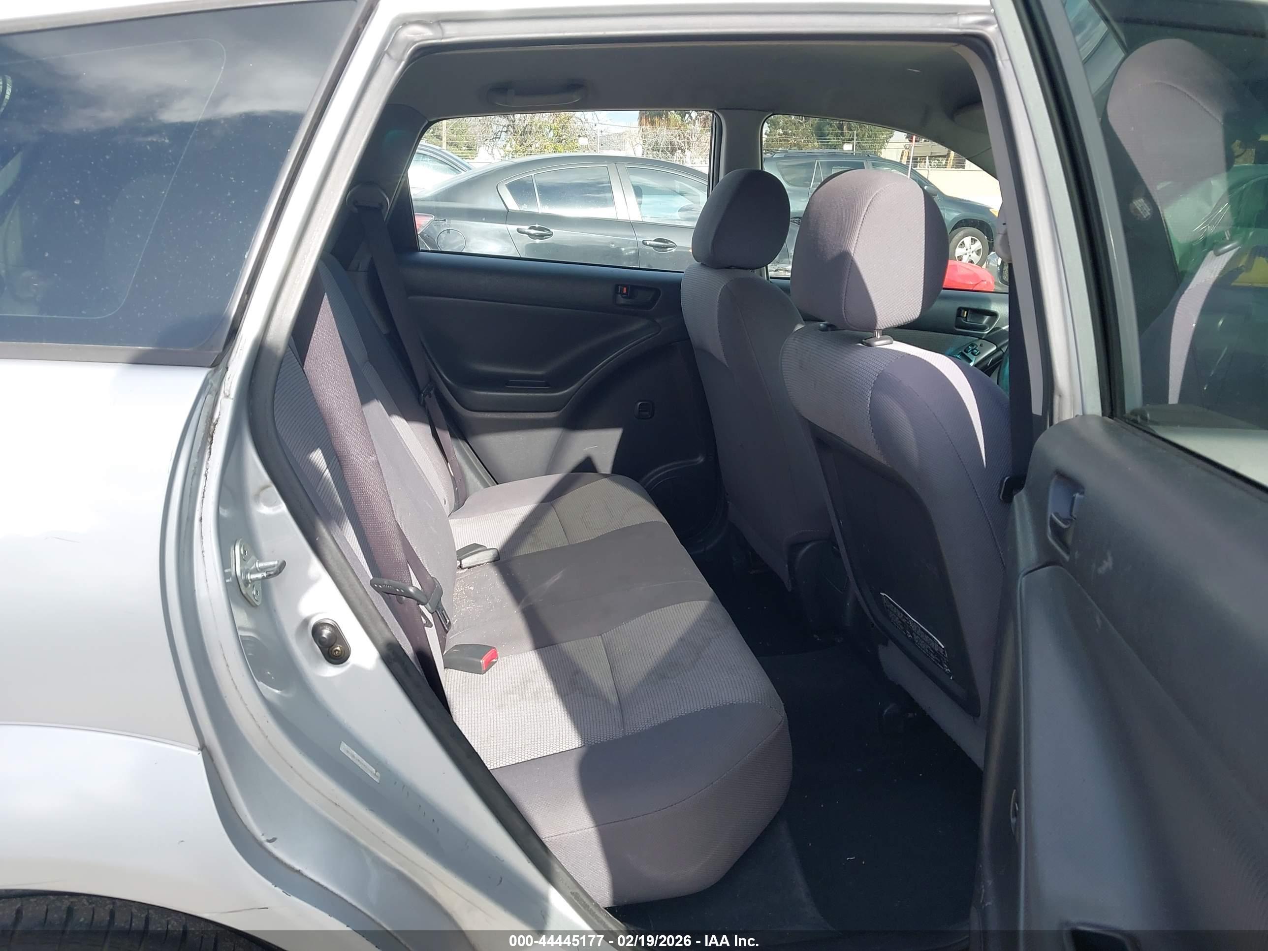 PONTIAC VIBE image 8