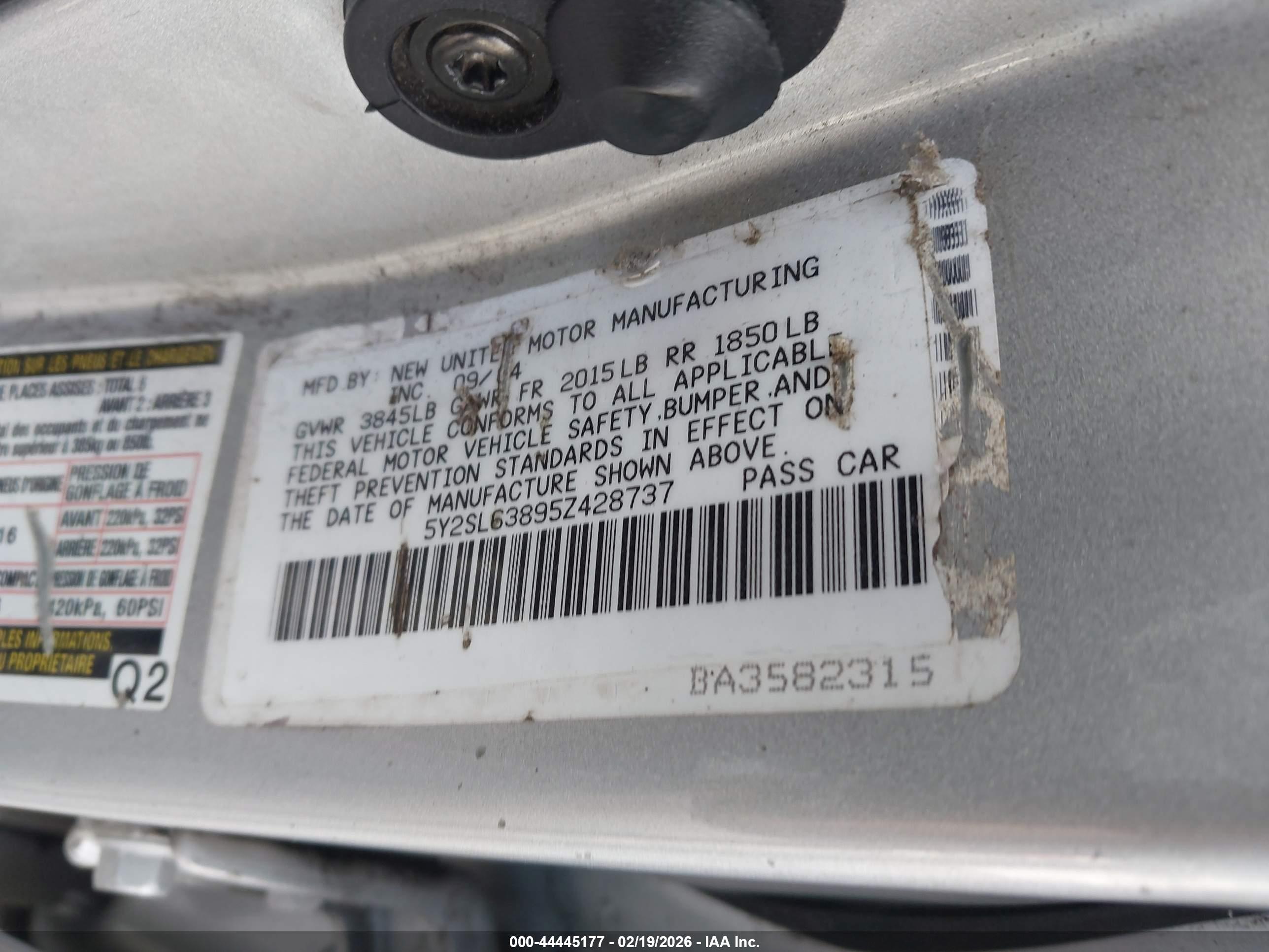PONTIAC VIBE image 9