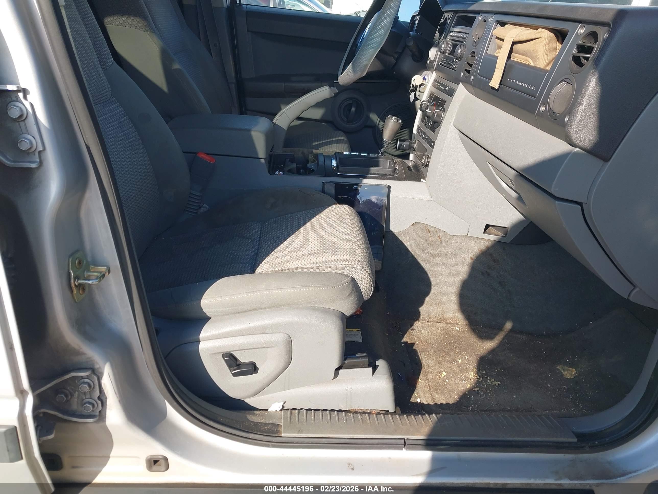 JEEP COMMANDER image 5