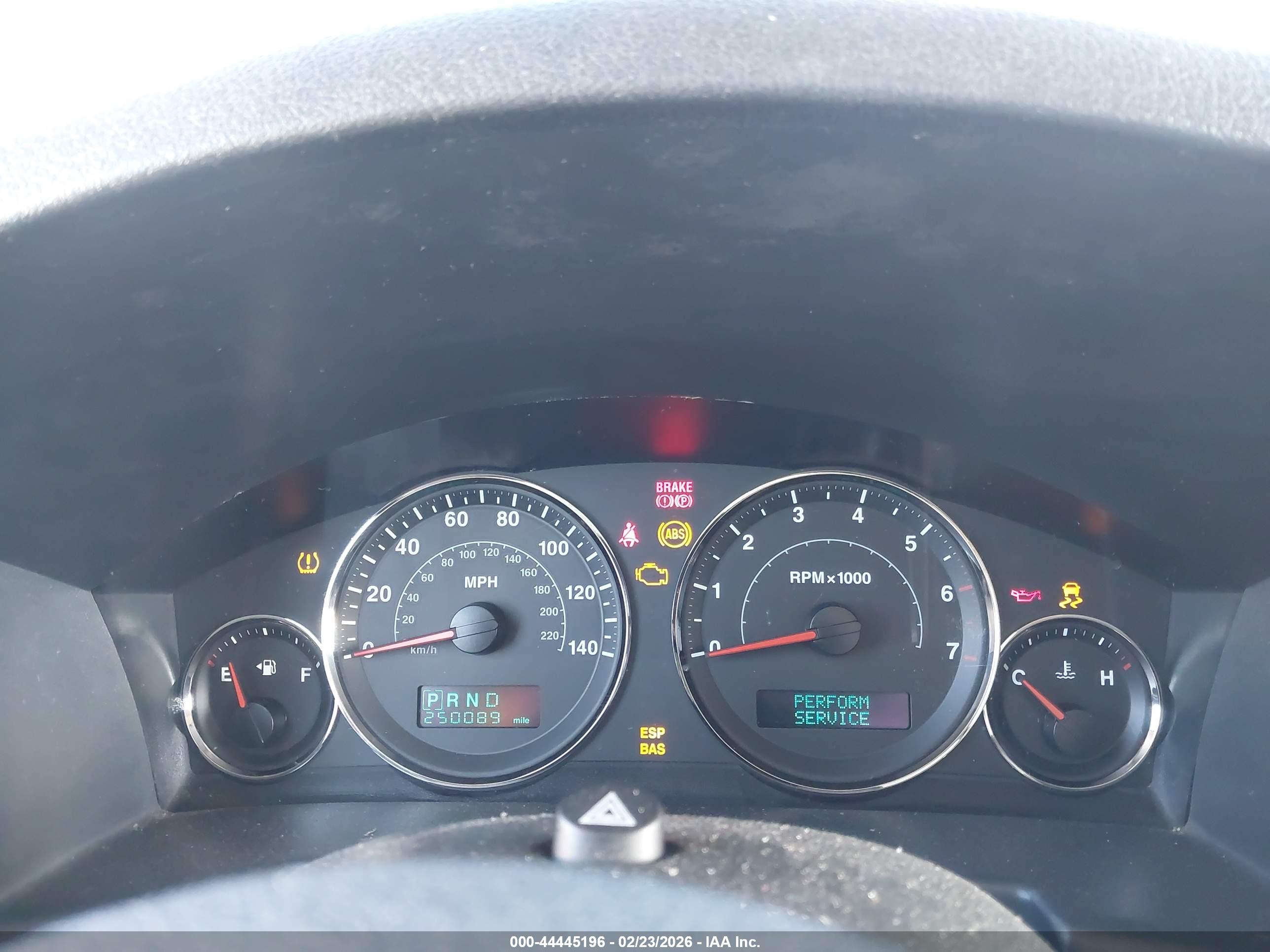 JEEP COMMANDER image 7