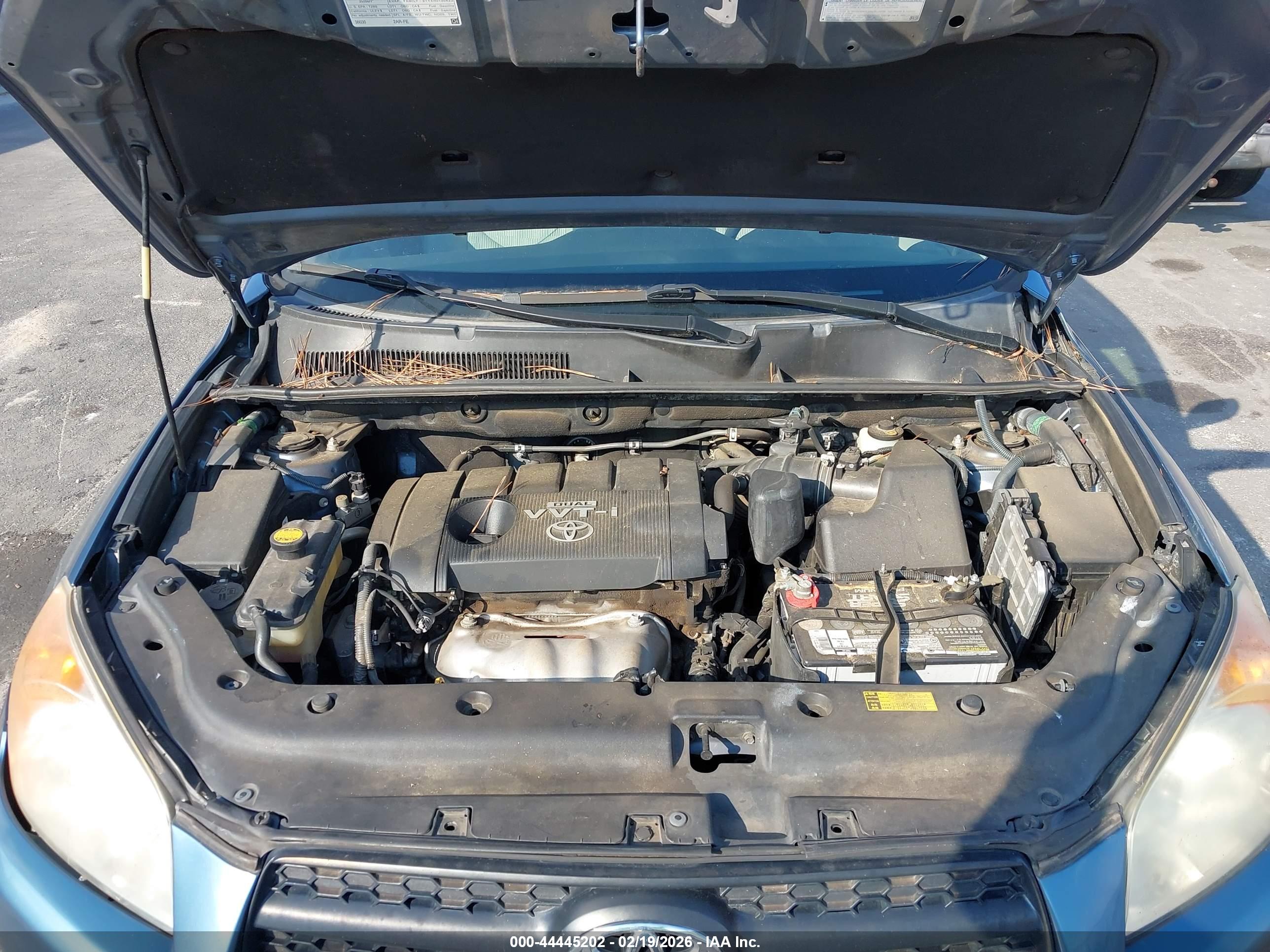 TOYOTA RAV4 image 10