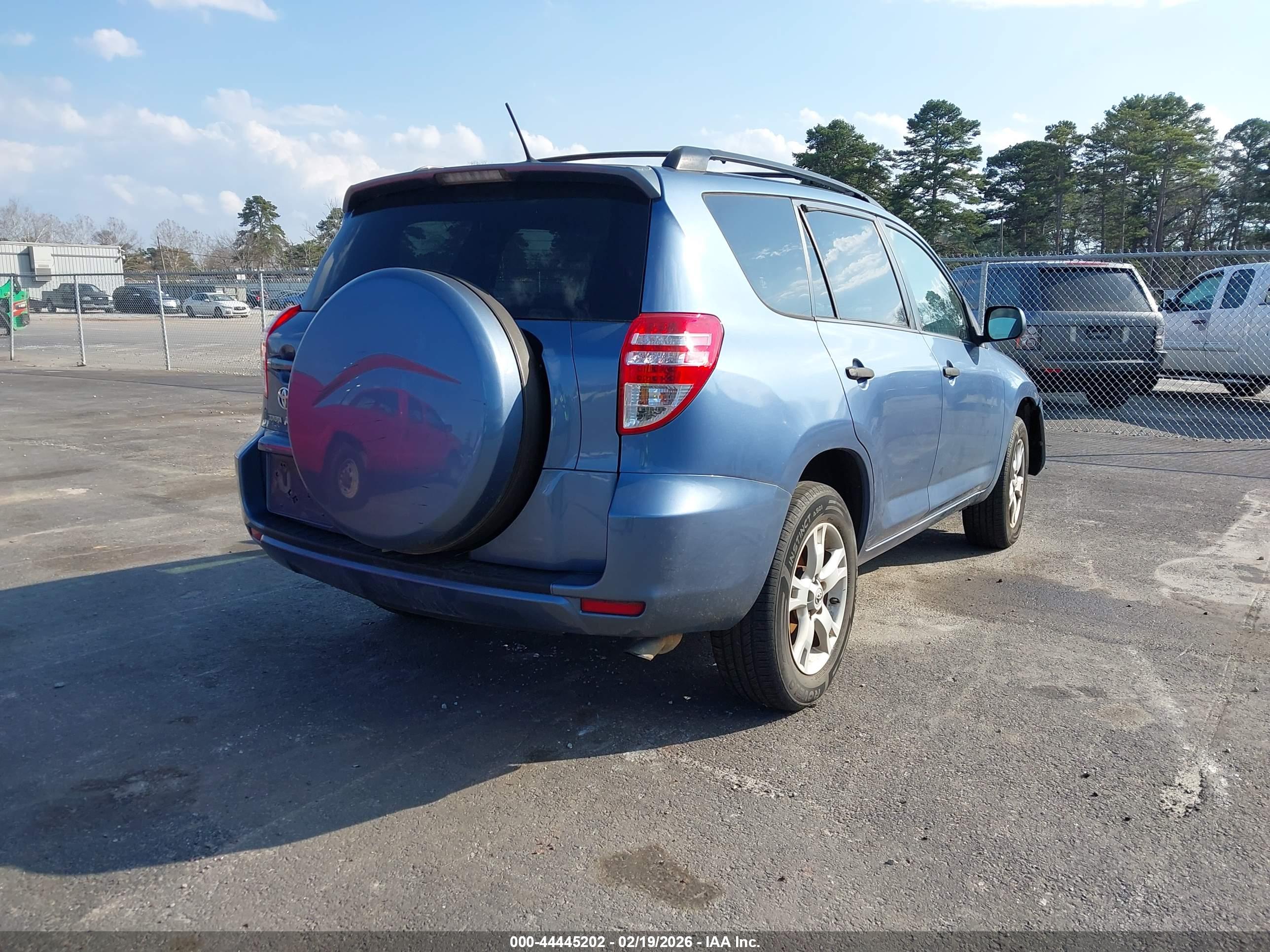 TOYOTA RAV4 image 4