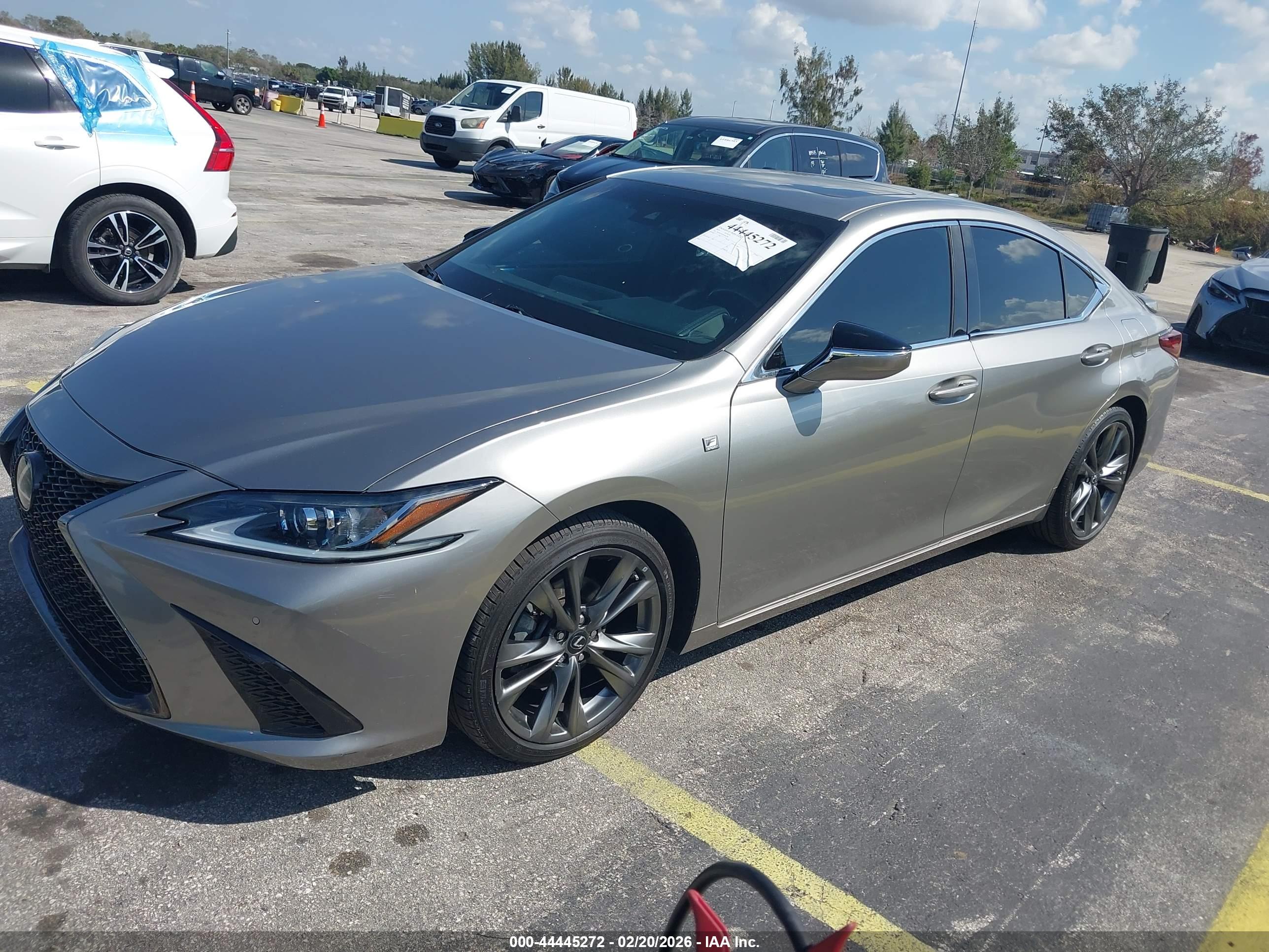LEXUS ES image 2