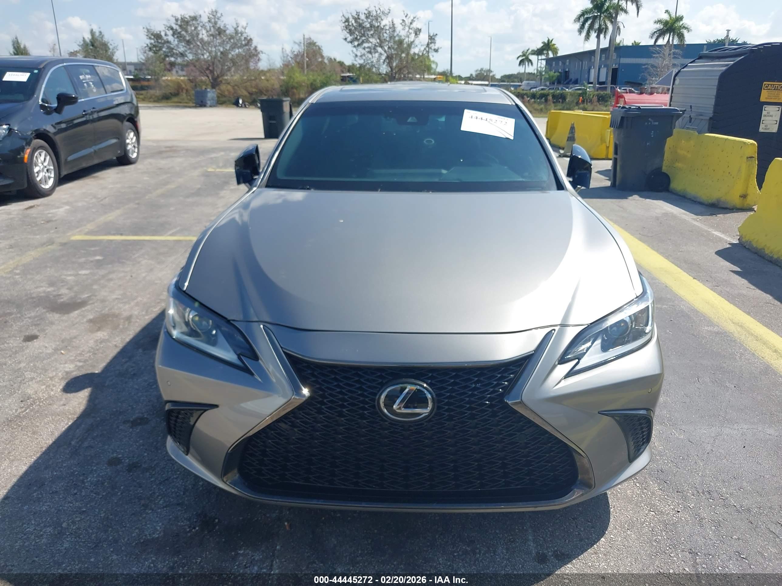 LEXUS ES image 6