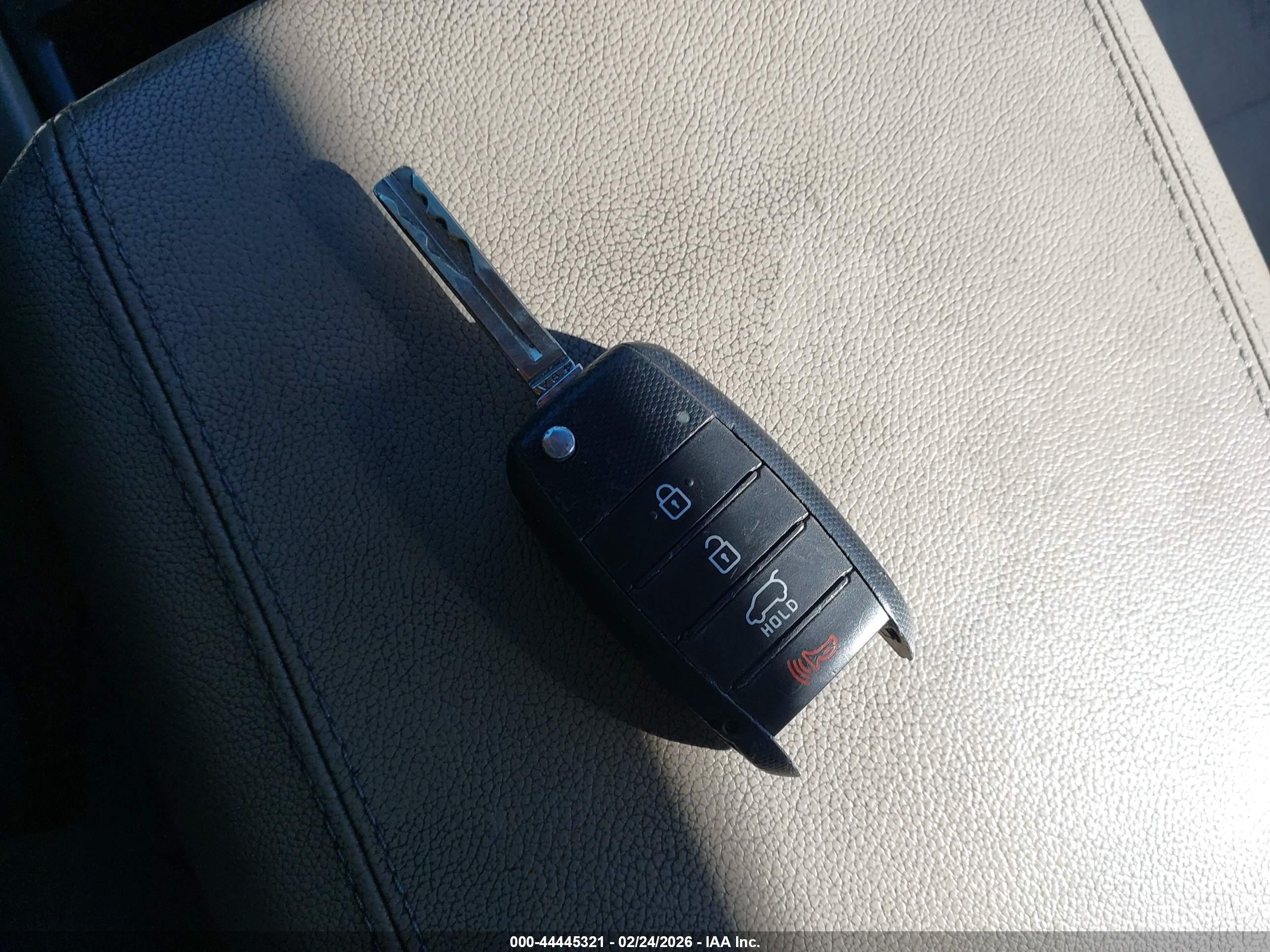 KIA SEDONA image 11