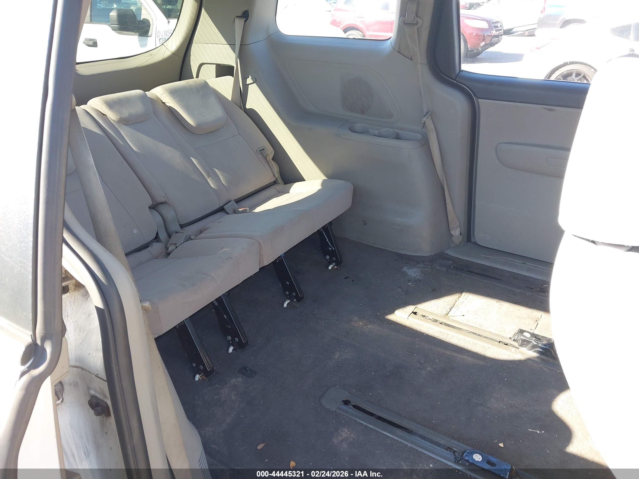 KIA SEDONA image 8