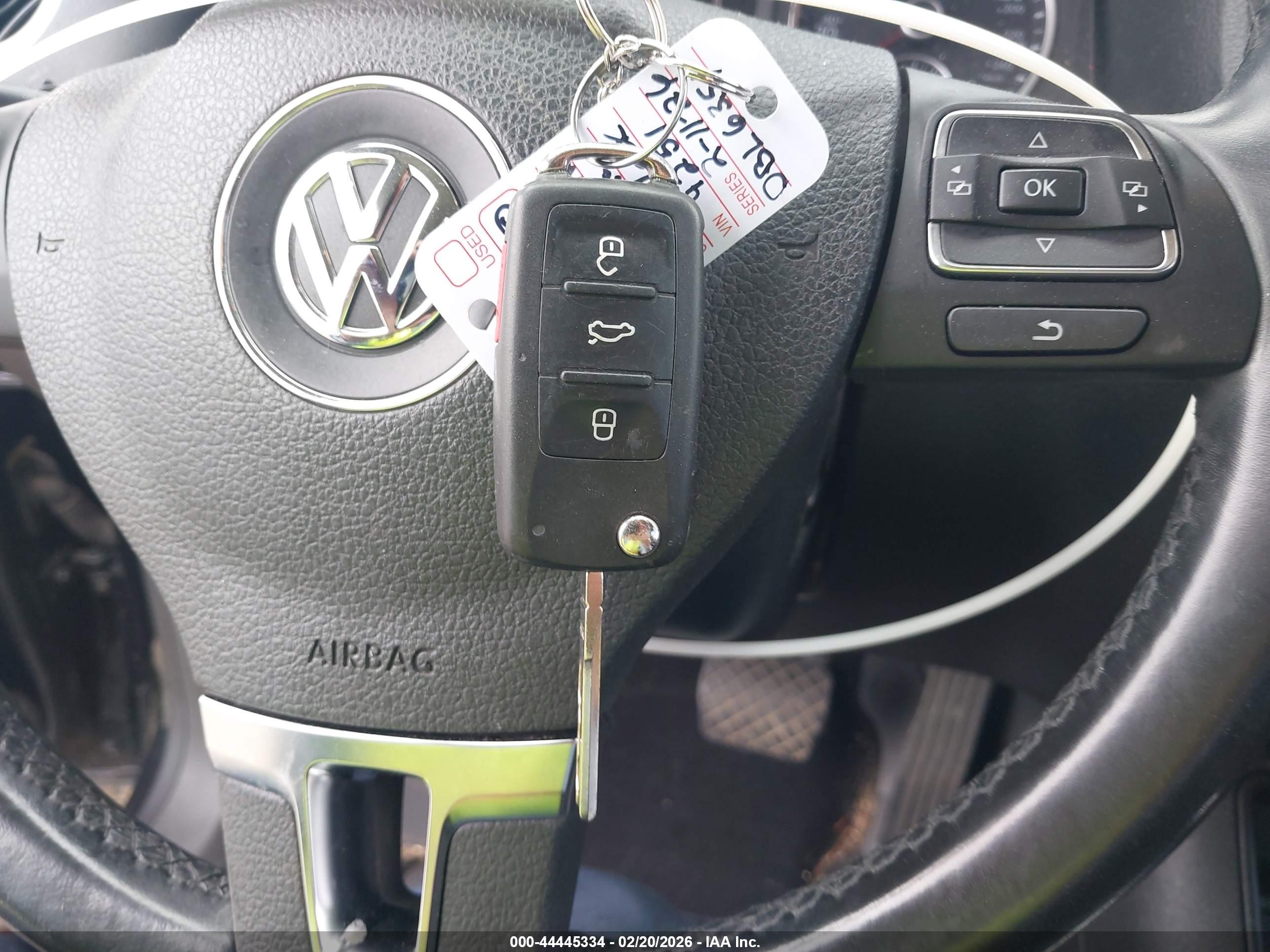 VOLKSWAGEN TIGUAN image 11