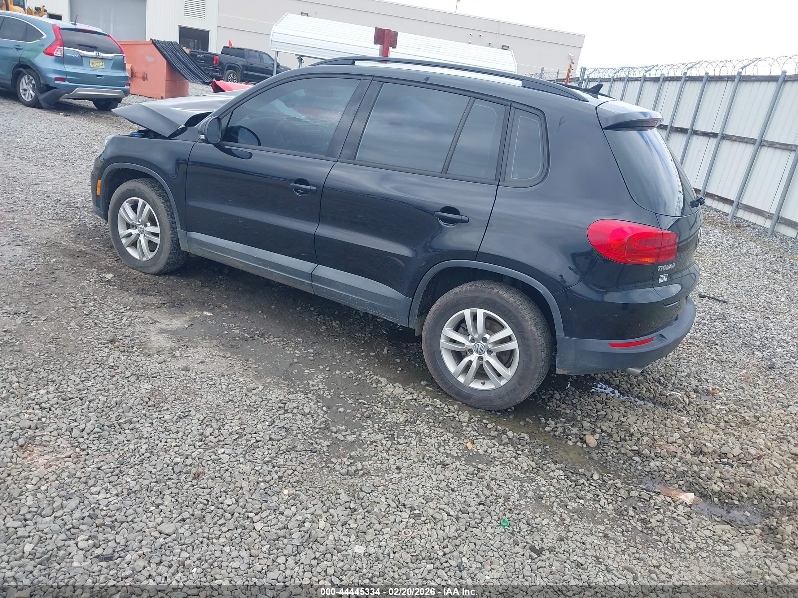 VOLKSWAGEN TIGUAN image 3