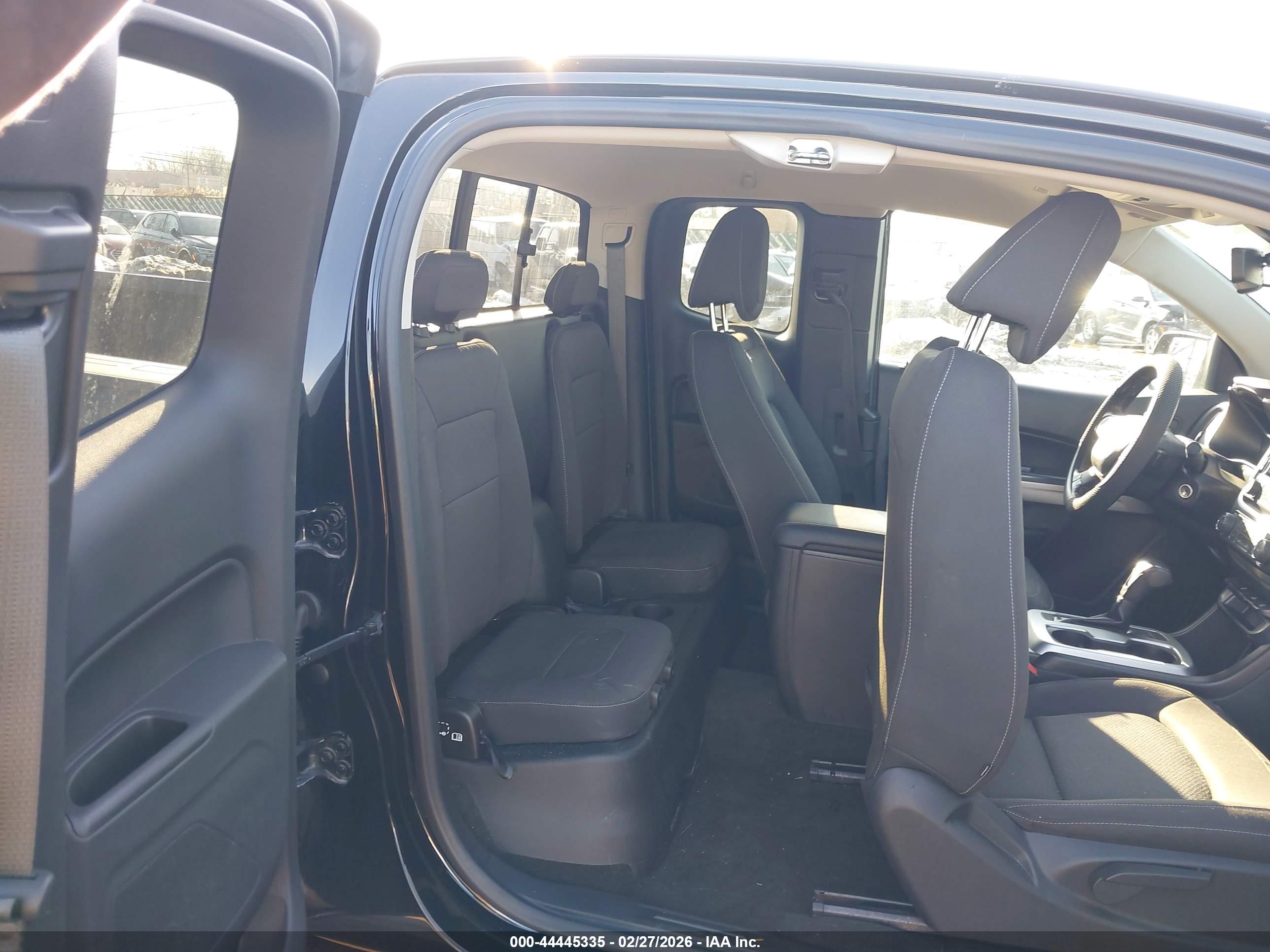 CHEVROLET COLORADO image 8