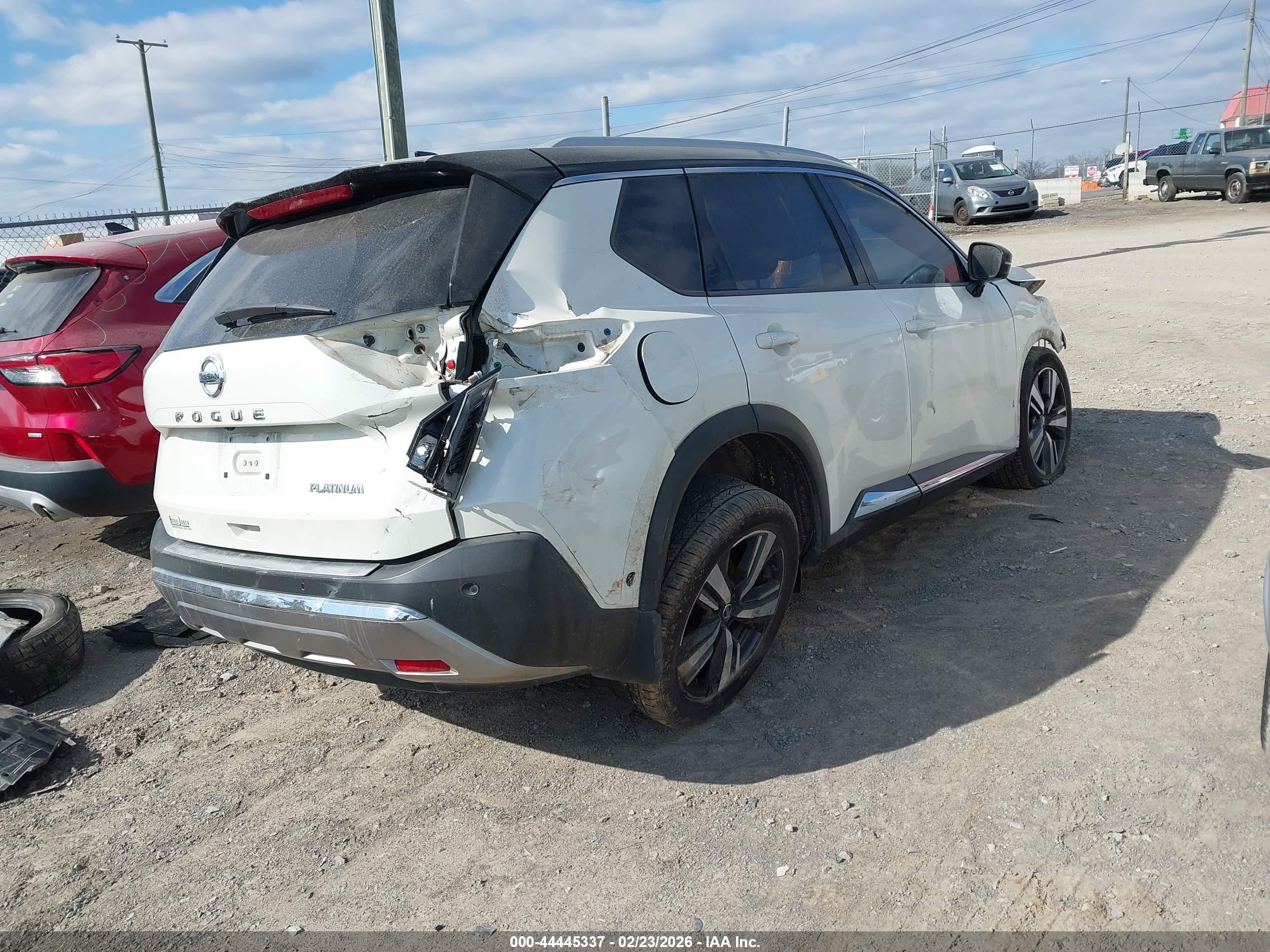 NISSAN ROGUE image 4