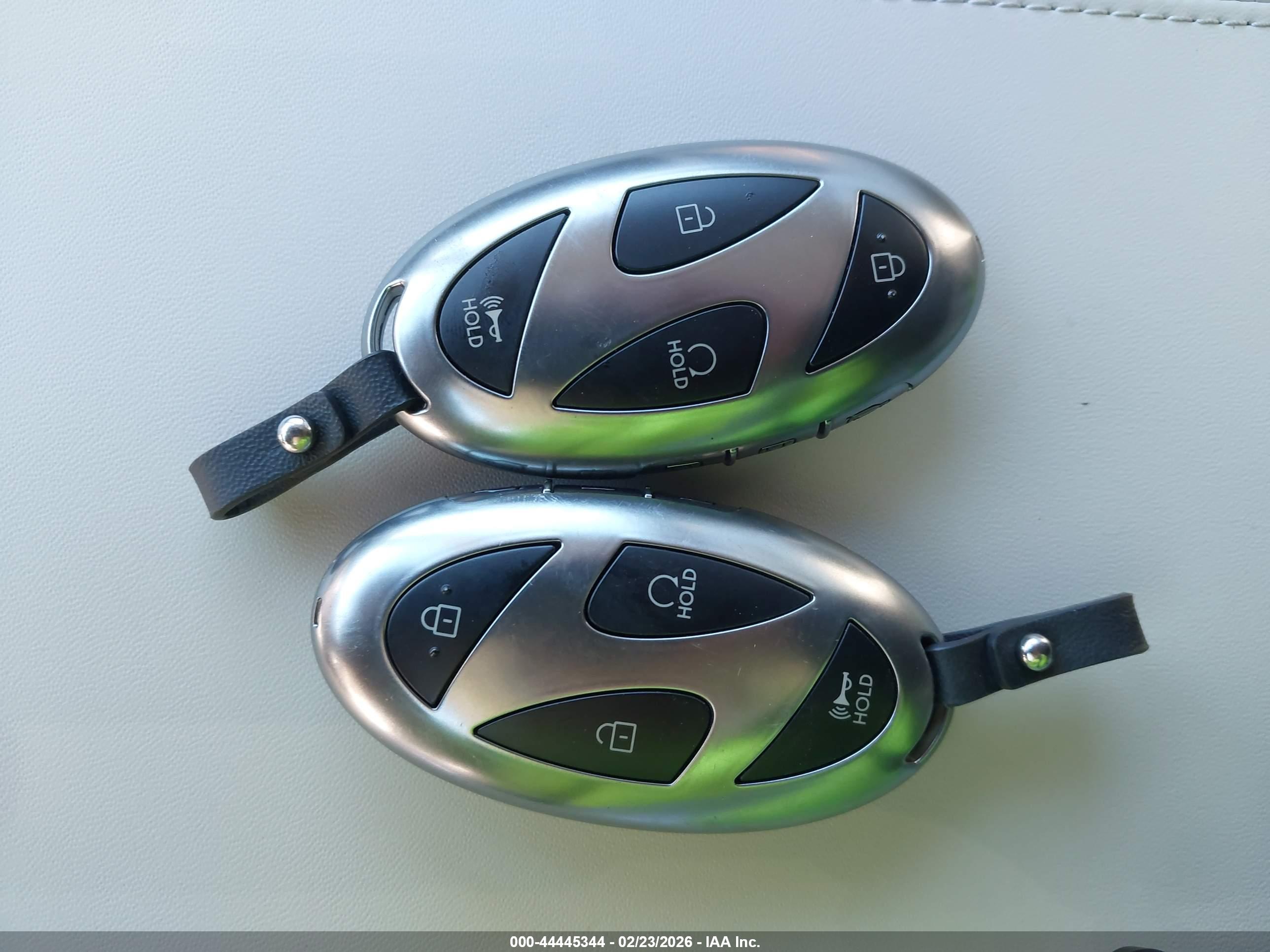 HYUNDAI SANTA image 11