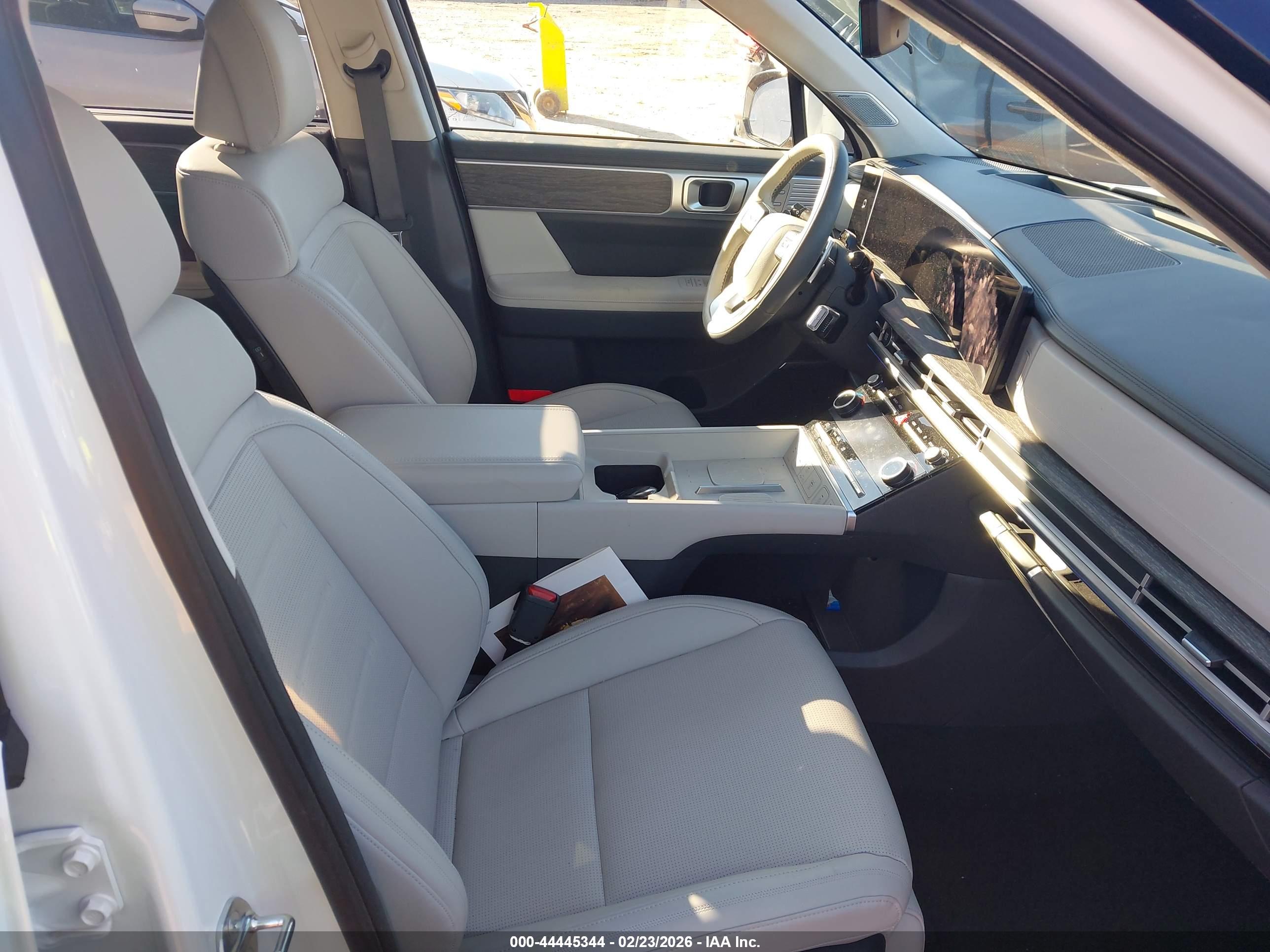 HYUNDAI SANTA image 5