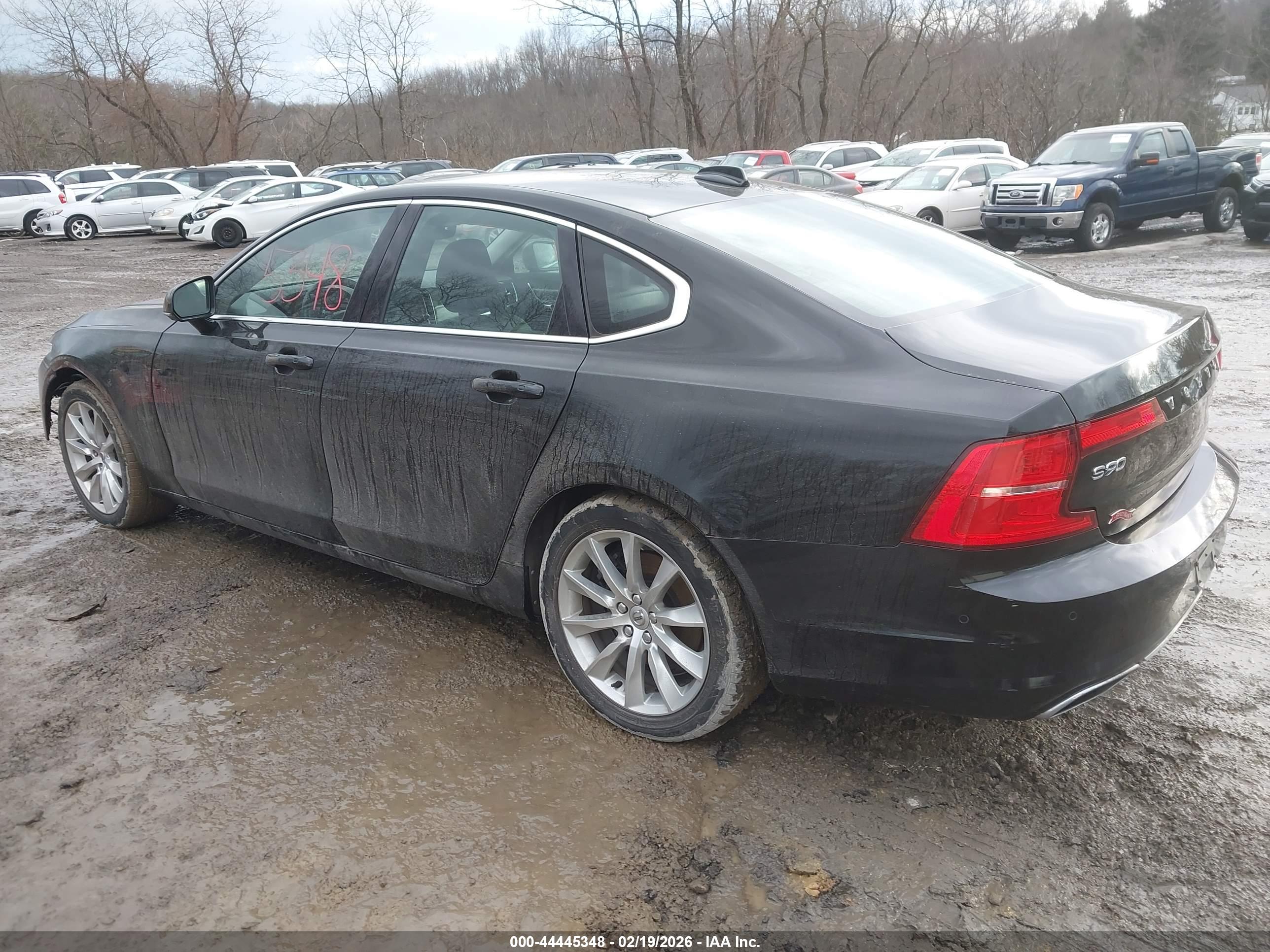 VOLVO S90 image 3