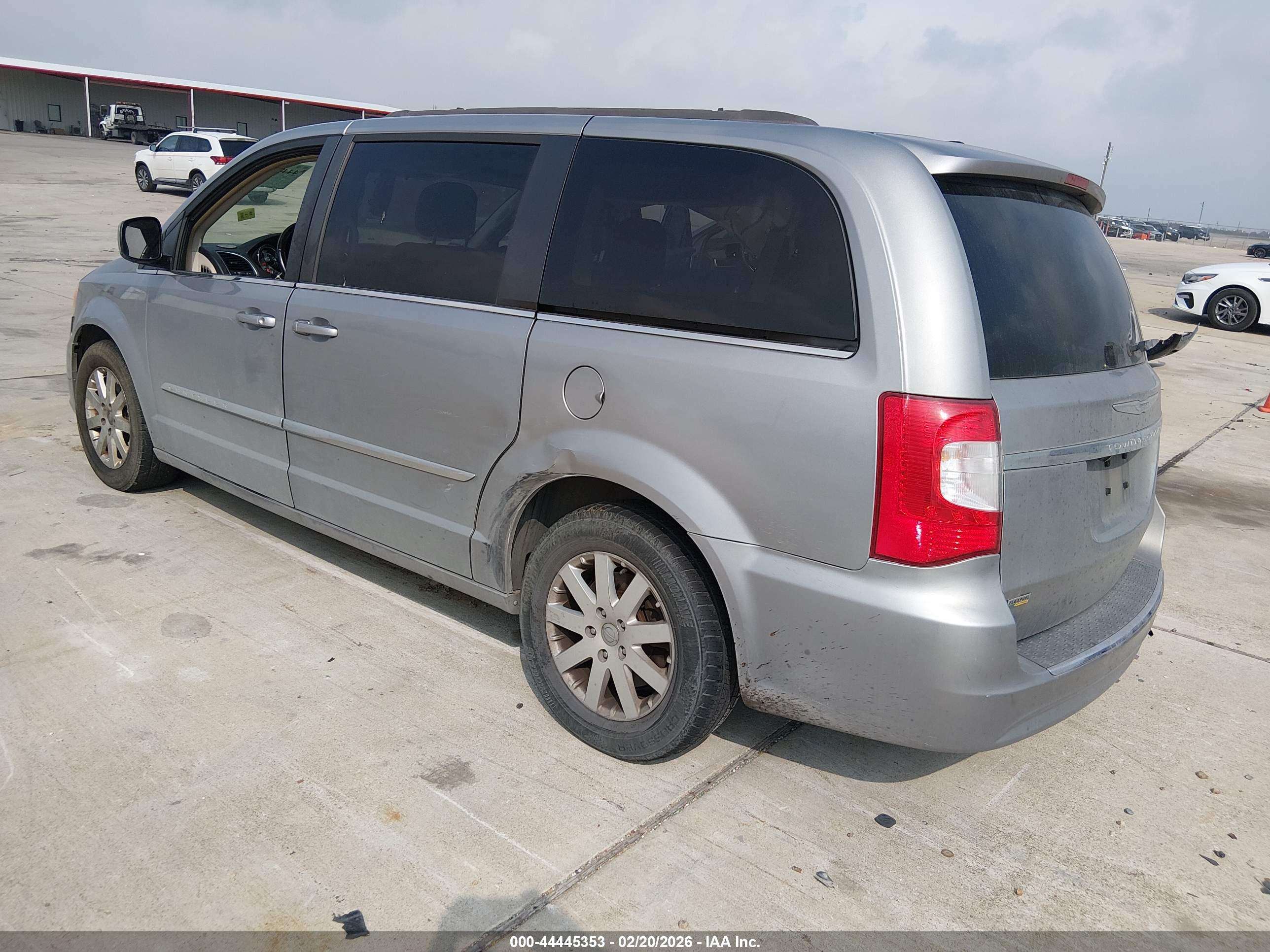 CHRYSLER TOWN image 3